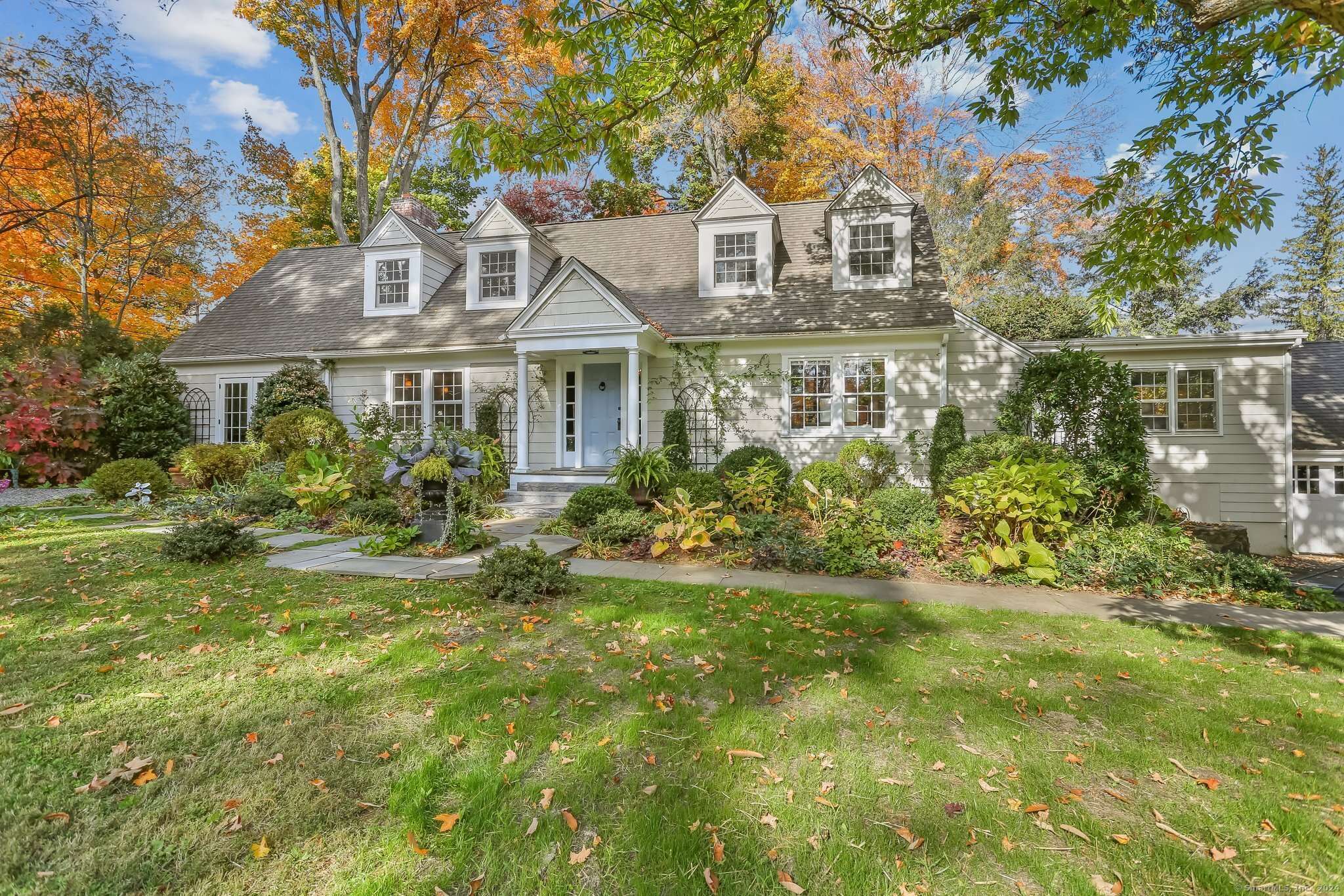 New Canaan, CT 06840,2 Hampton Lane