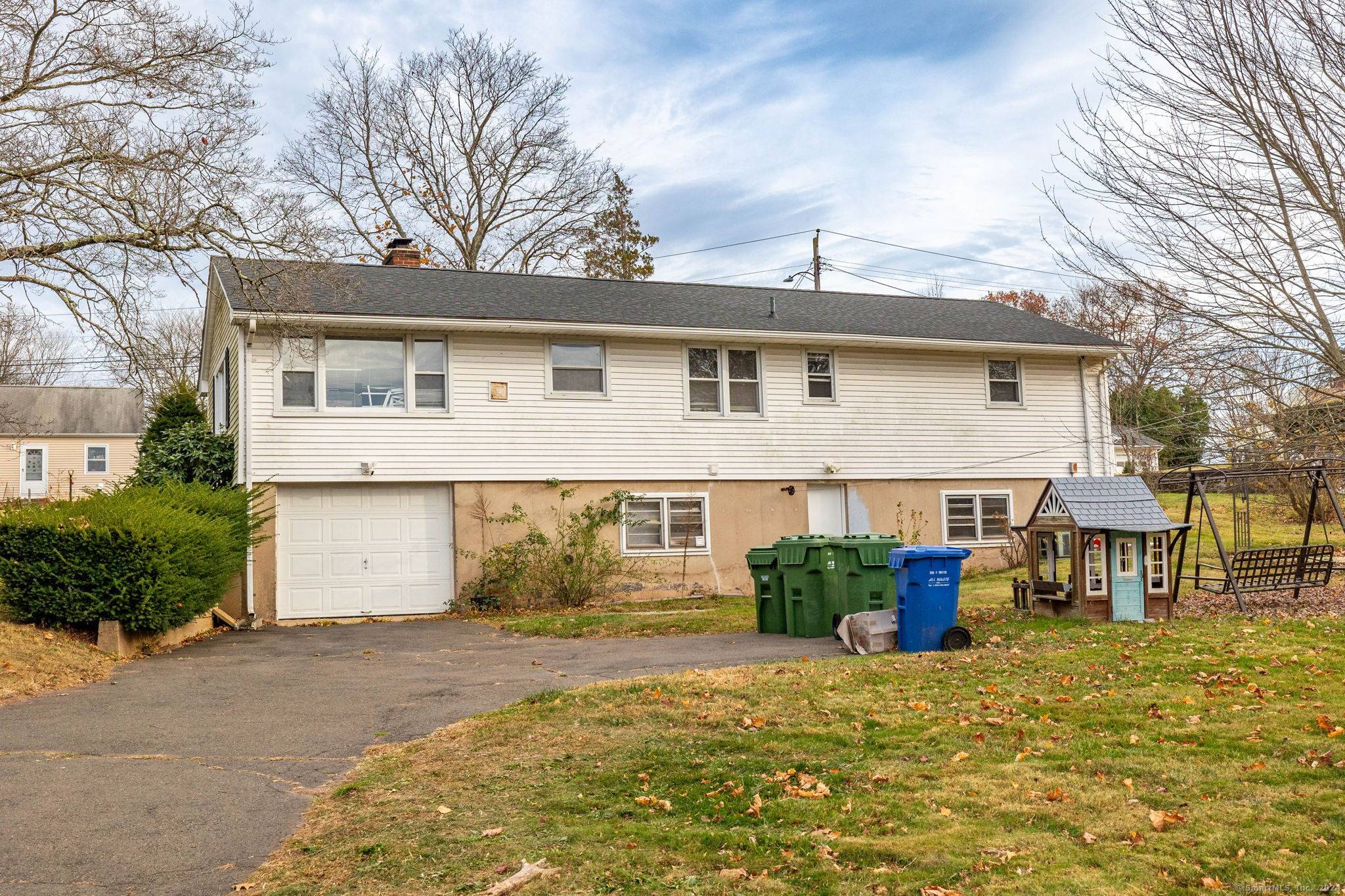 Meriden, CT 06450,7 Colonial Heights