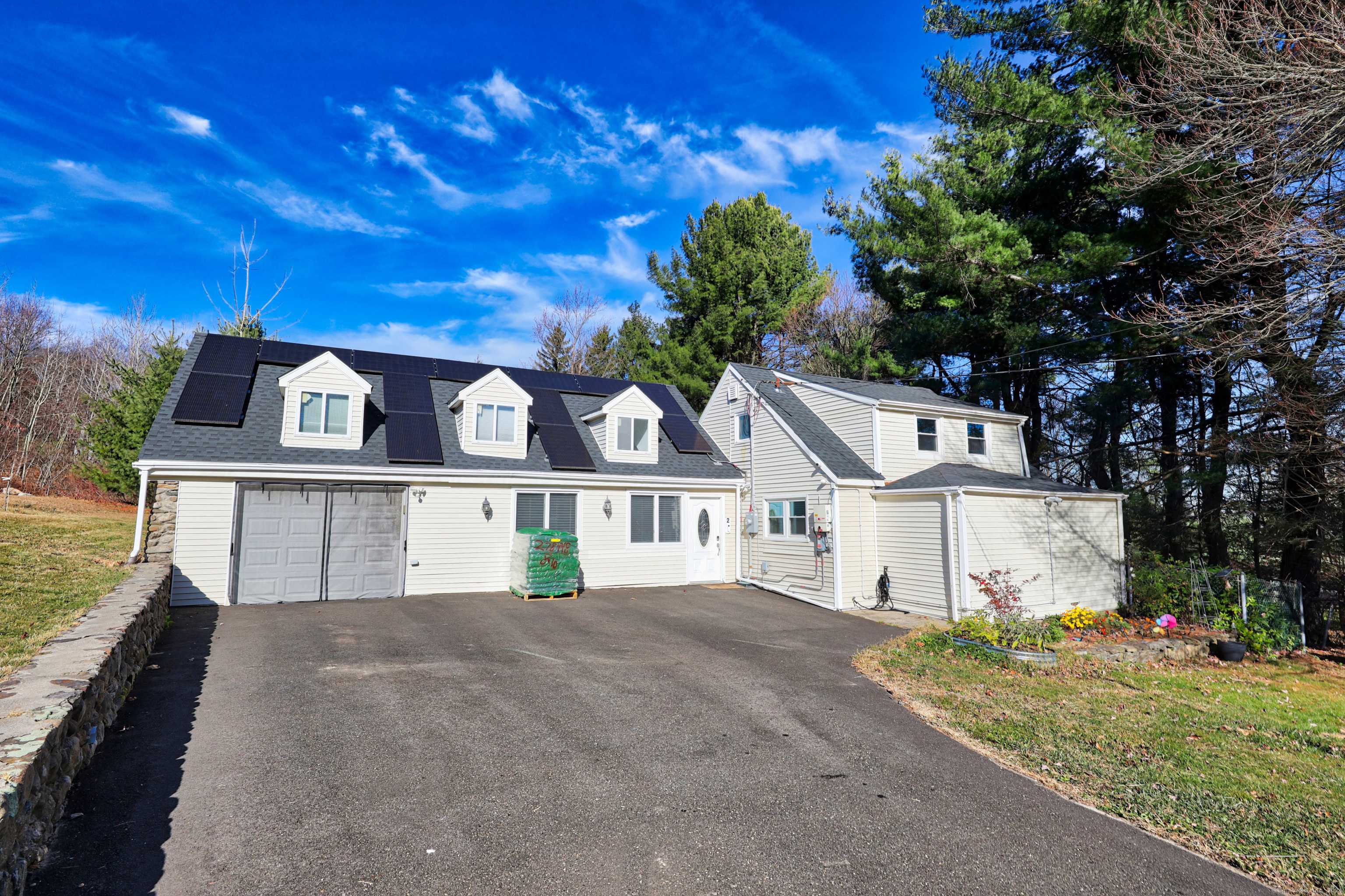 Wolcott, CT 06716,2 Apple Hill Road