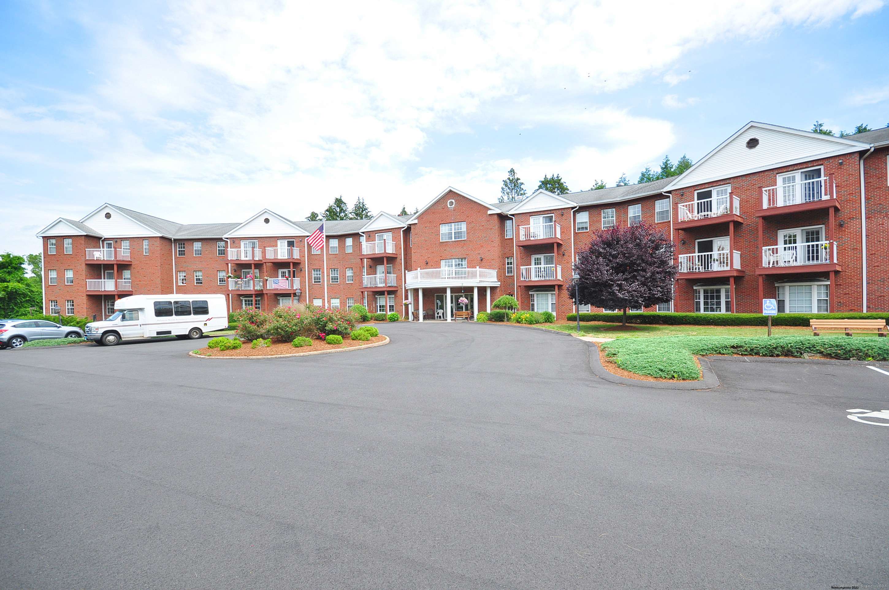 Windsor, CT 06095,625 Palisado Avenue #APT 302