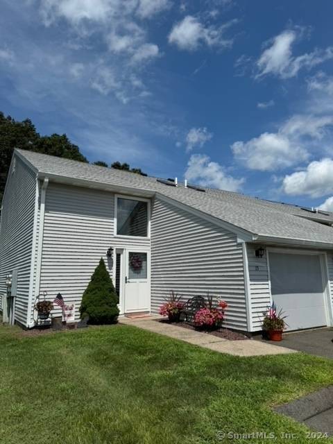 Bristol, CT 06010,705 Lake Avenue #15