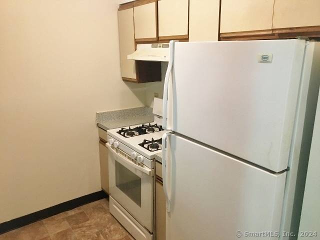 New Haven, CT 06511,128 Derby Avenue #APT E