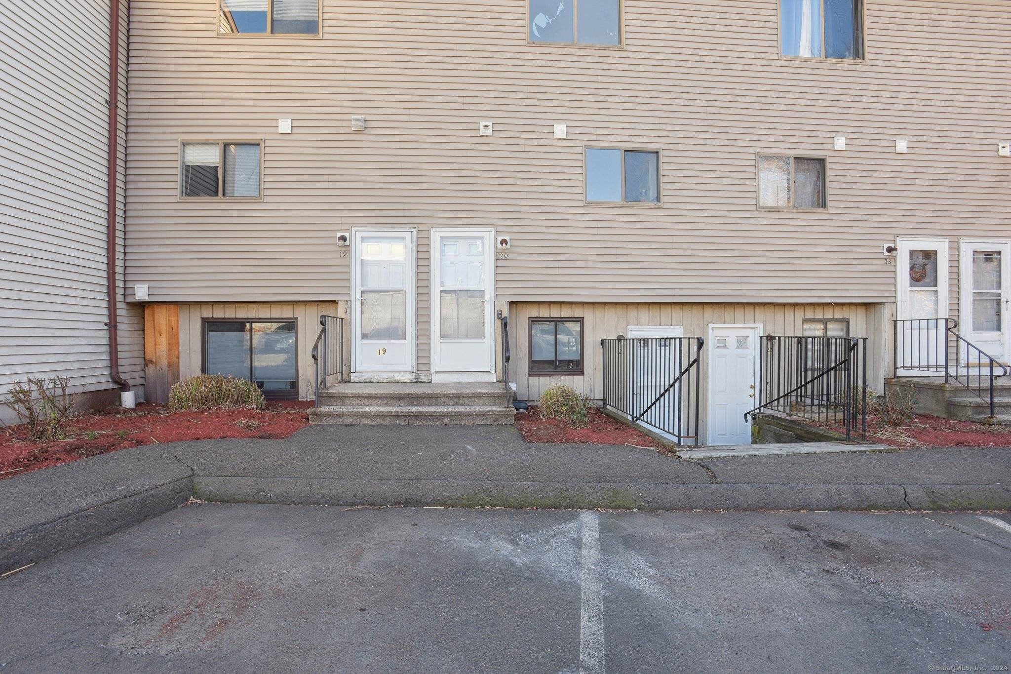 West Haven, CT 06516,790 First Avenue #APT 20