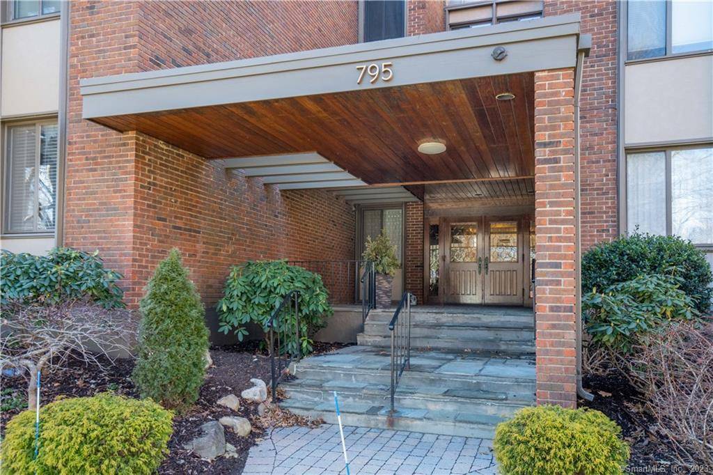 West Hartford, CT 06105,795 Prospect Avenue #B-5