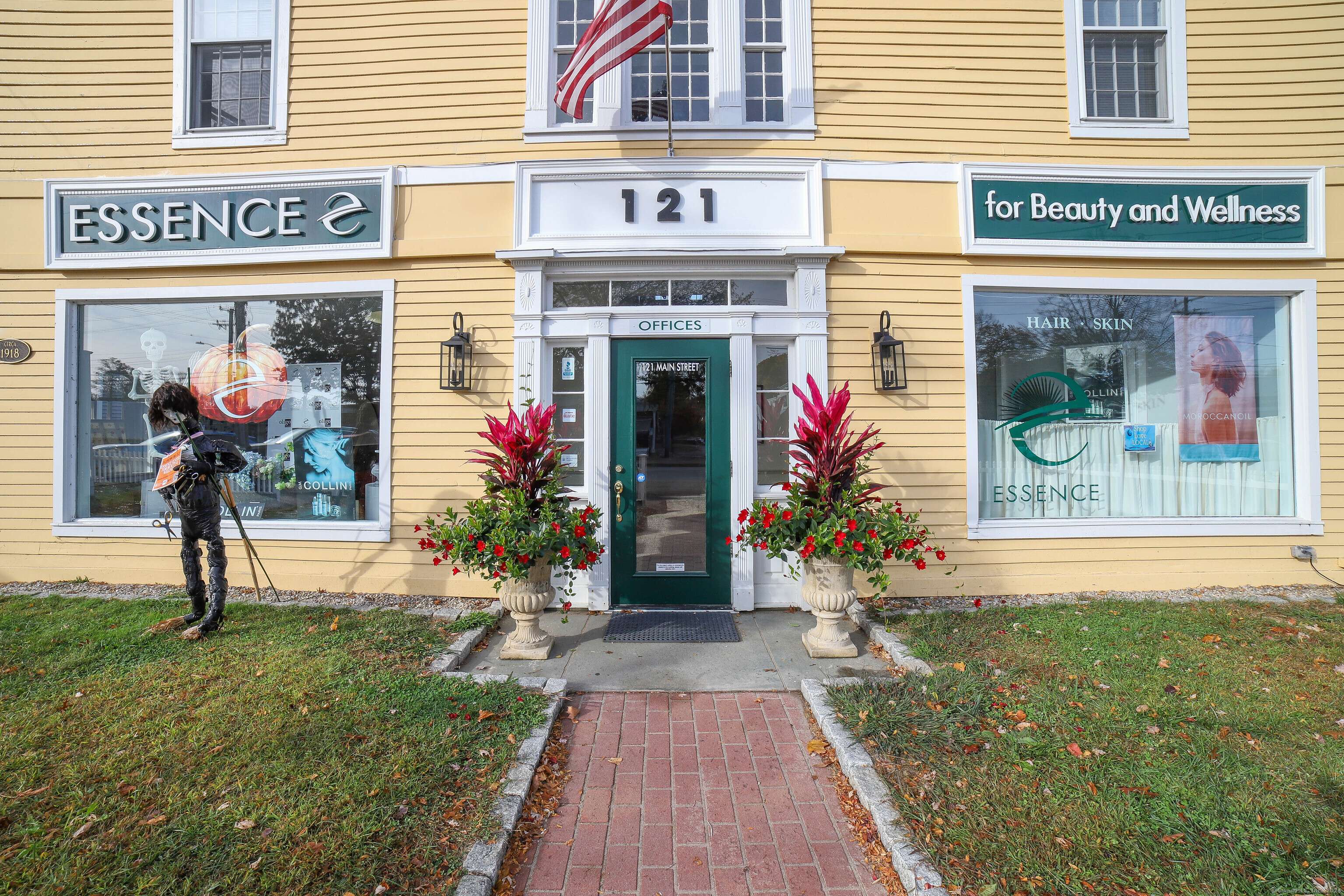 Old Saybrook, CT 06475,125 Main Street