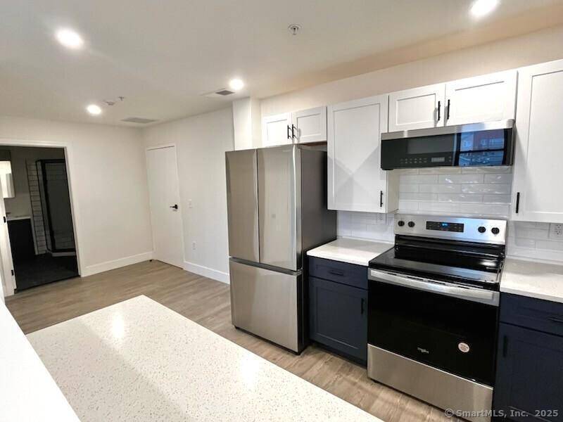 Middletown, CT 06457,484 Main Street #22A