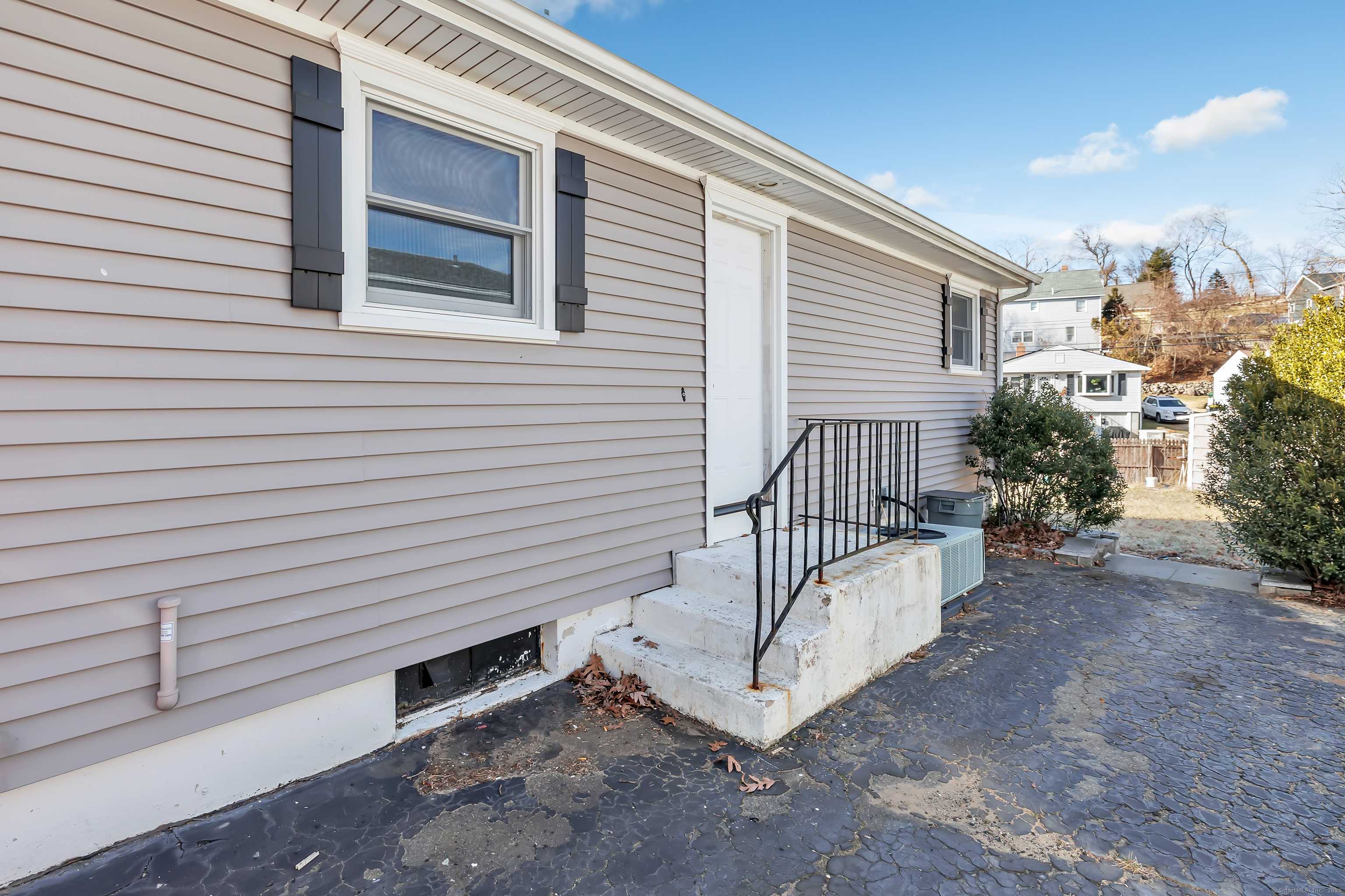 Ansonia, CT 06401,109 Rockwood Avenue