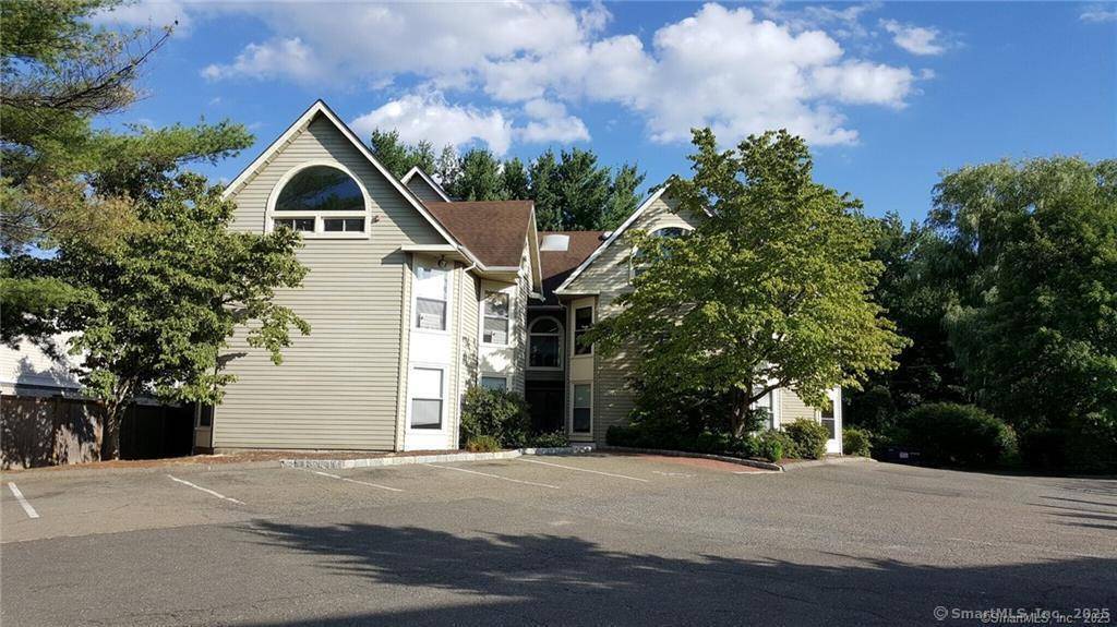 Westport, CT 06880,1698 Post Road East