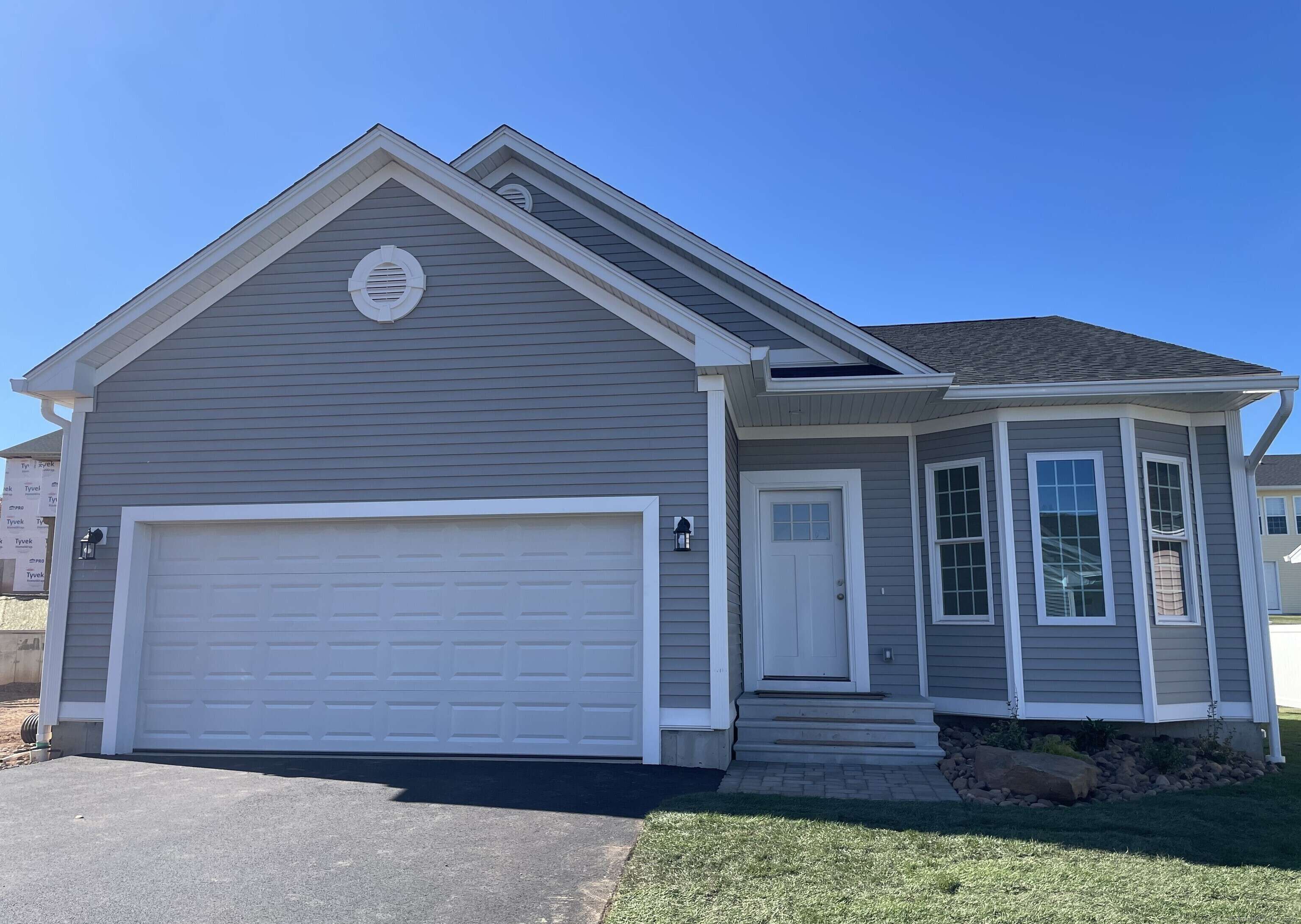 Middletown, CT 06457,126 Webster Lane #2-19