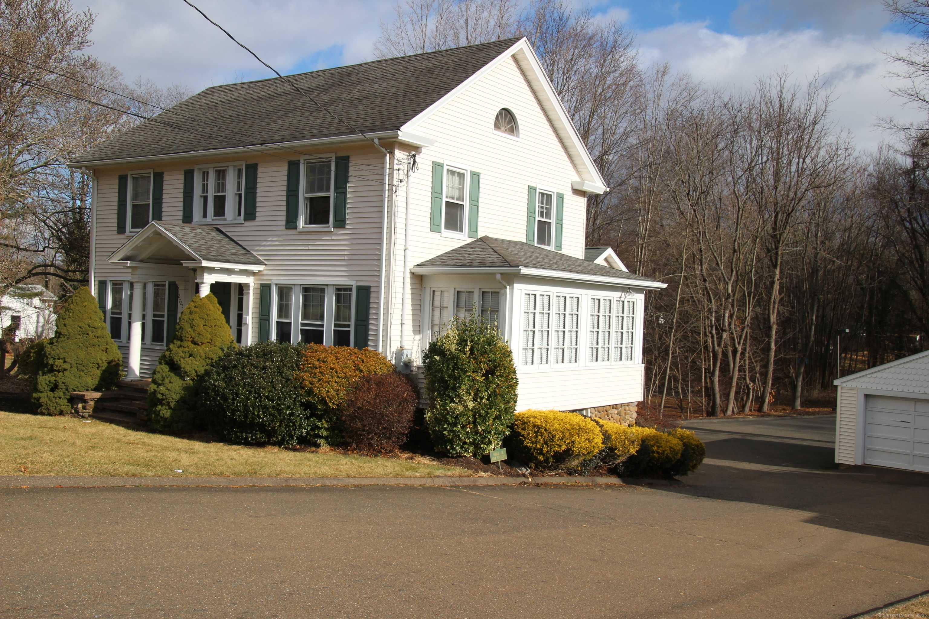 Hamden, CT 06518,2725 Whitney Avenue