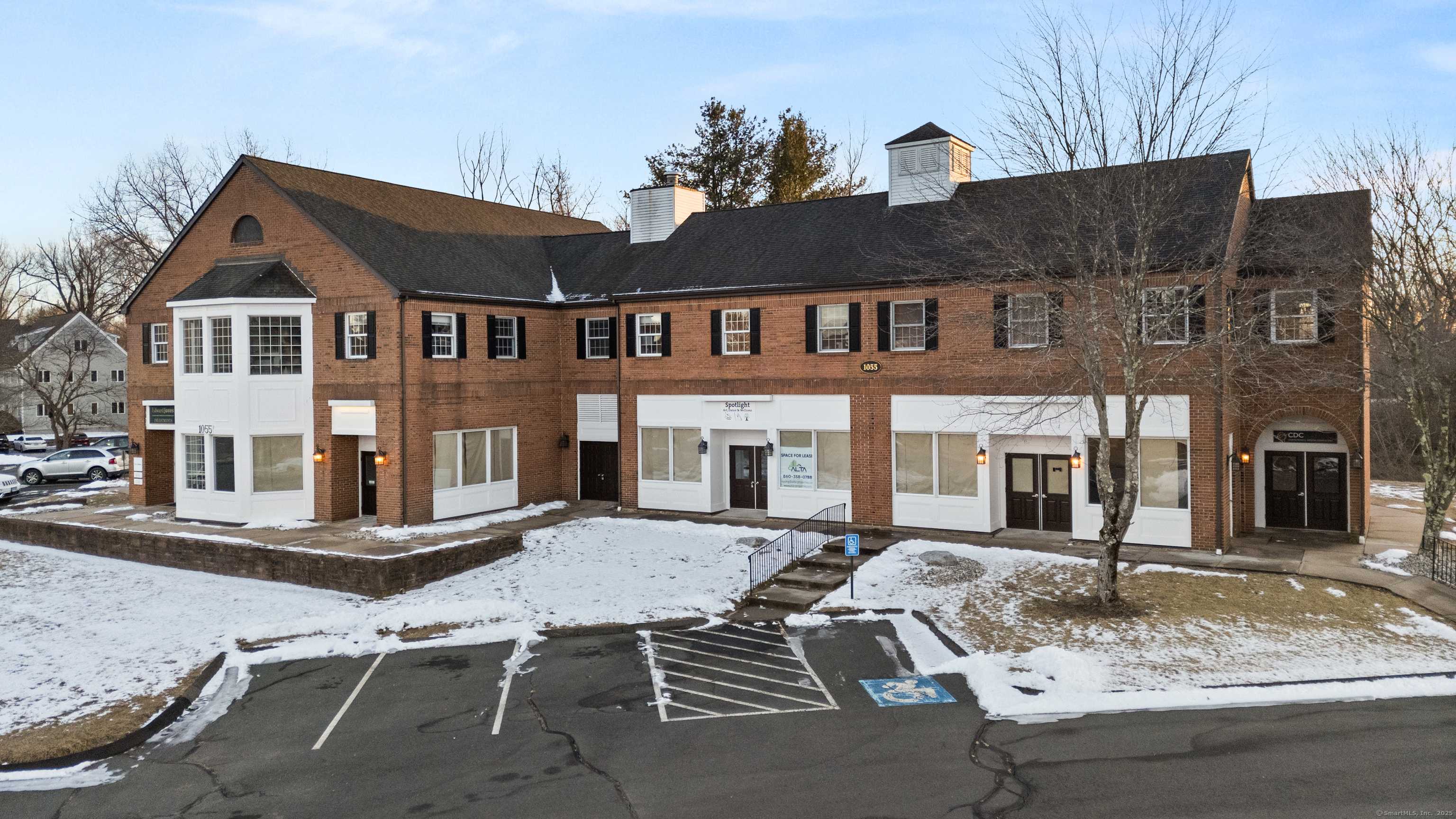 Farmington, CT 06032,1051 Farmington Avenue #B