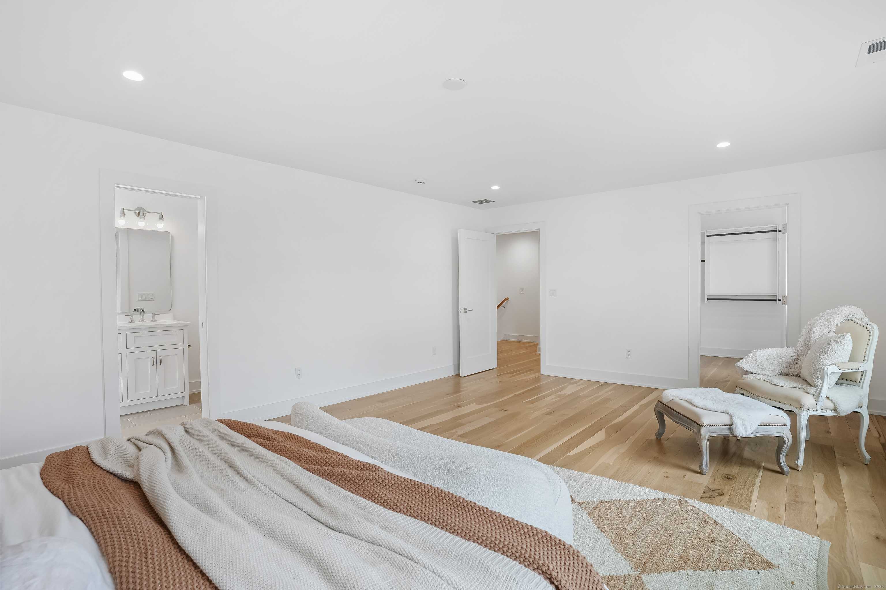 Fairfield, CT 06824,345 Reef Road #B4