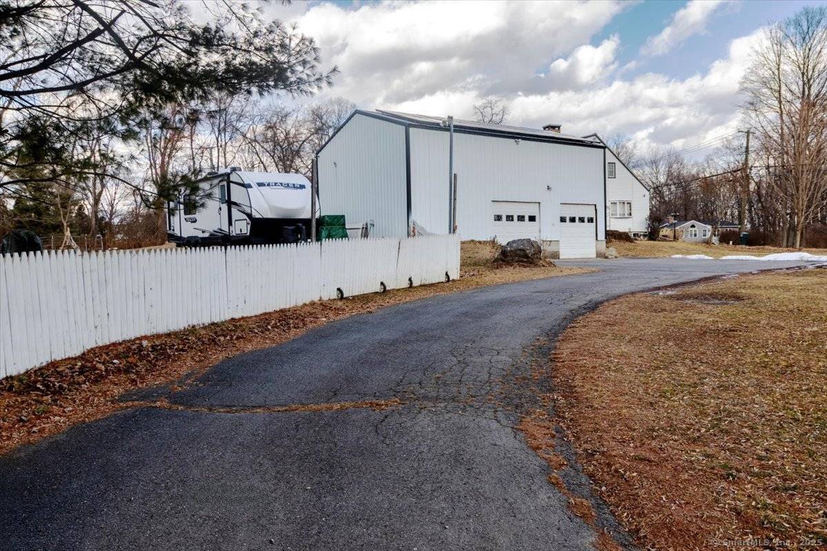 Milford, CT 06461,324 Wheelers Farms Road