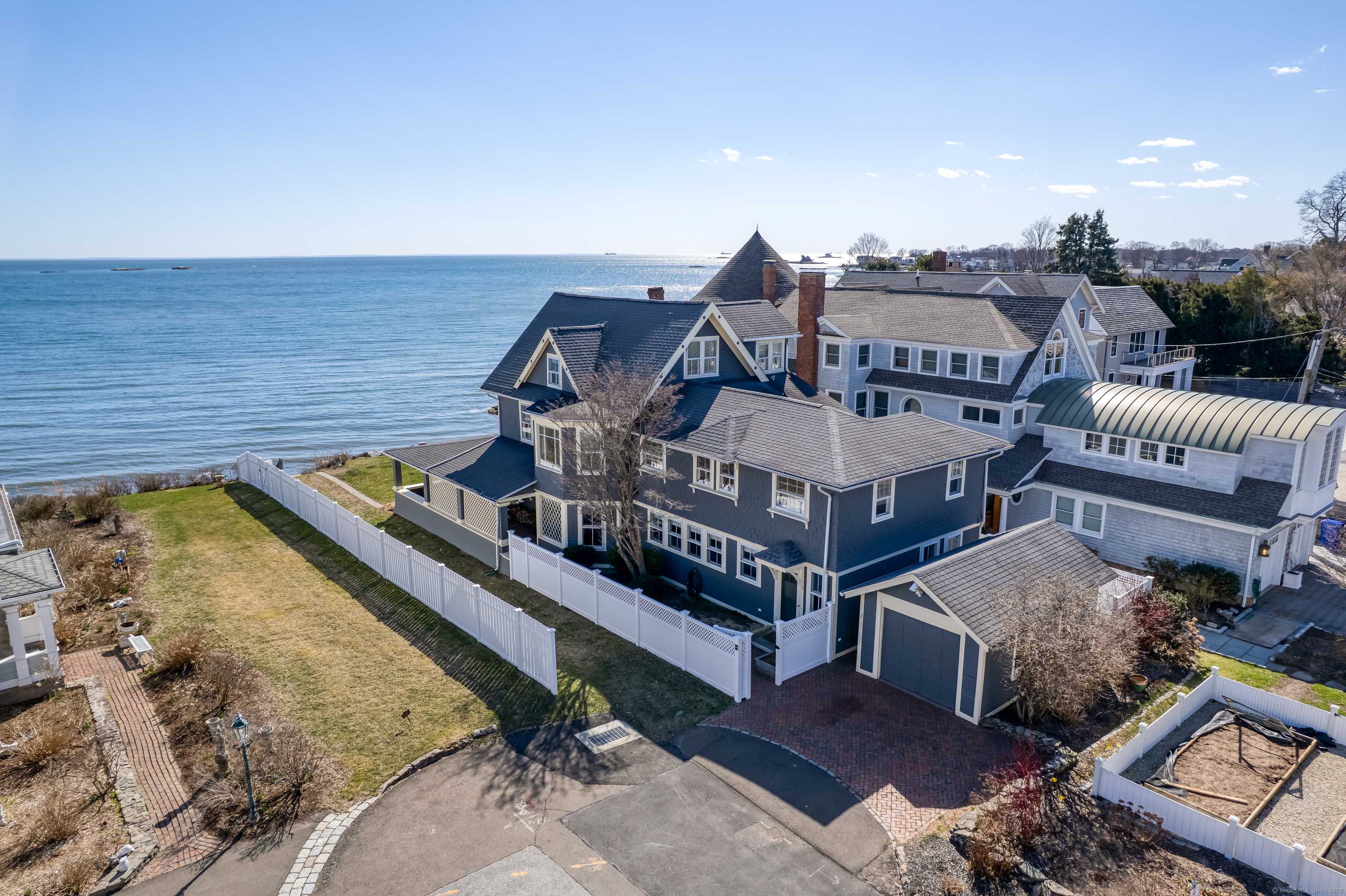 Branford, CT 06405,2 Crescent Bluff Avenue