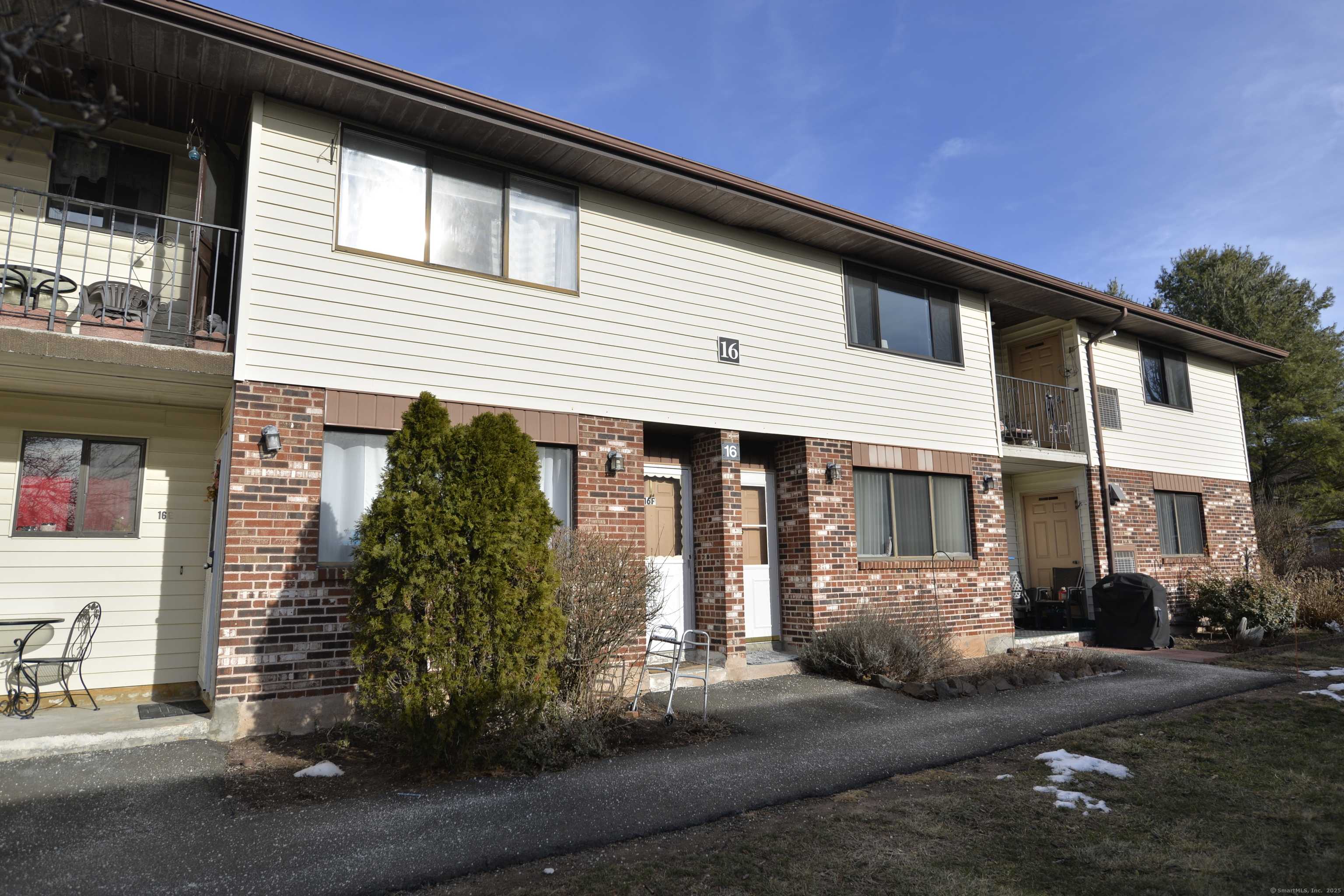 East Haven, CT 06513,55 Thompson Street #APT 16F
