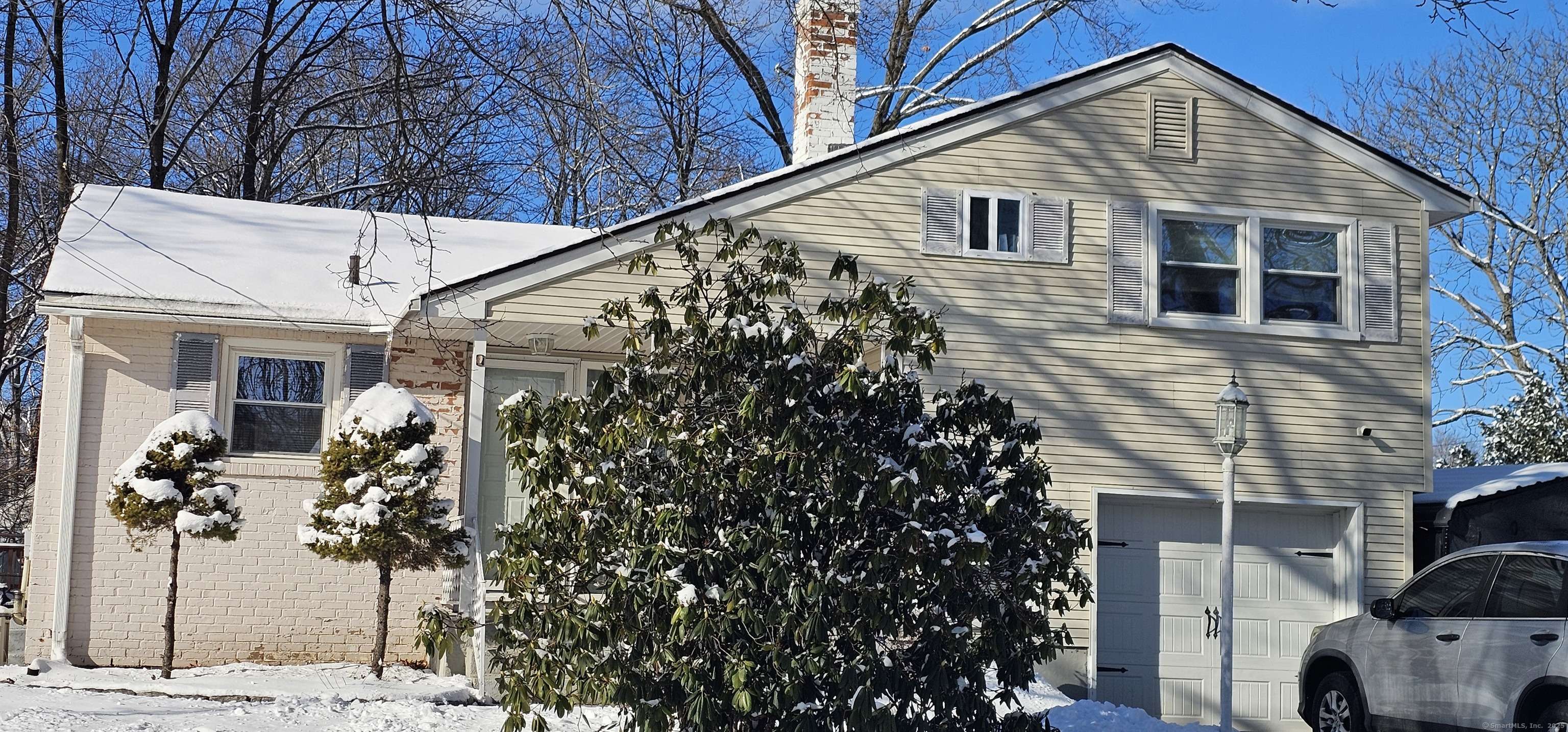 Windsor, CT 06095,11 Ash Drive