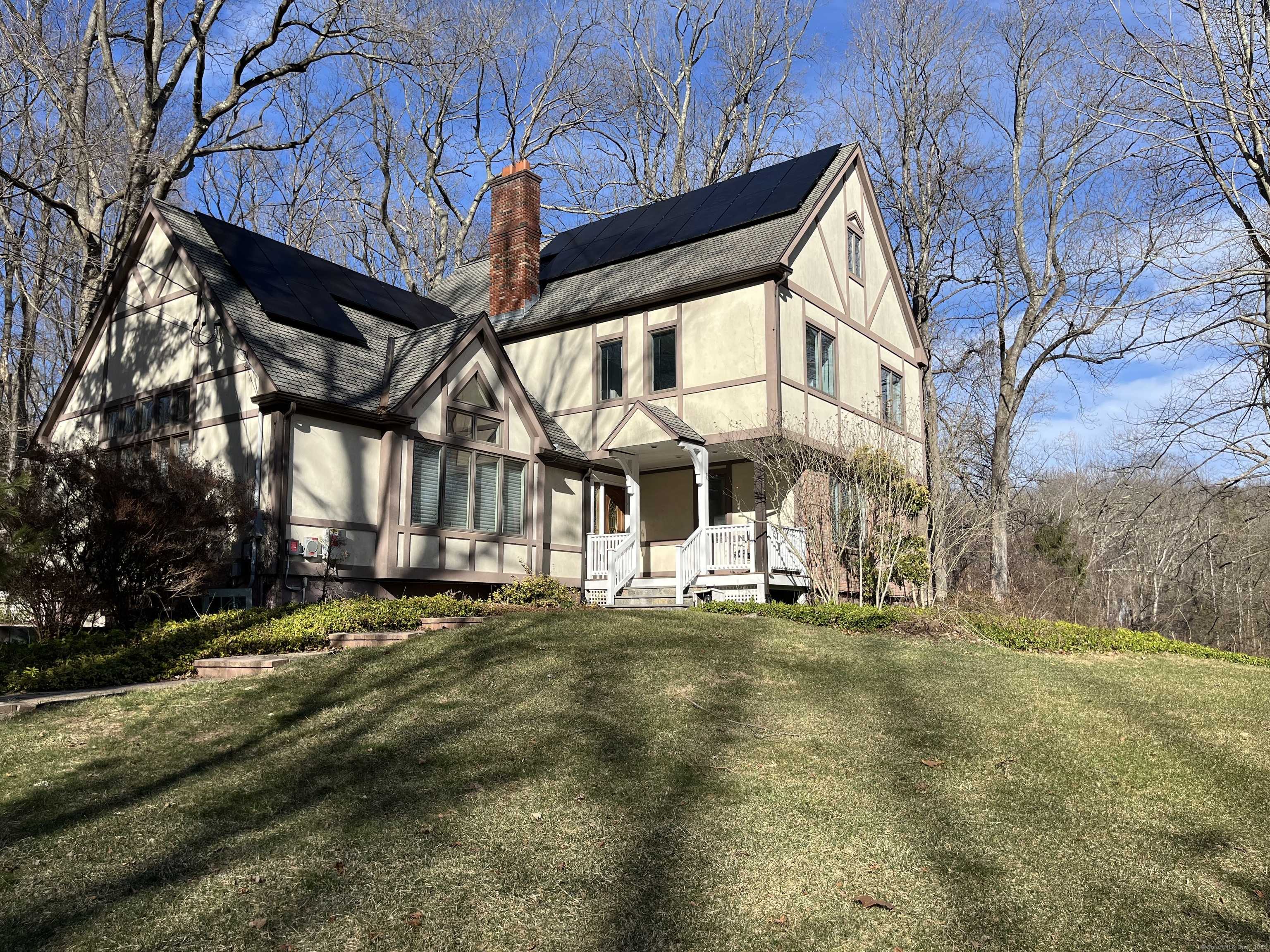 Woodbridge, CT 06525,305 Rimmon Road