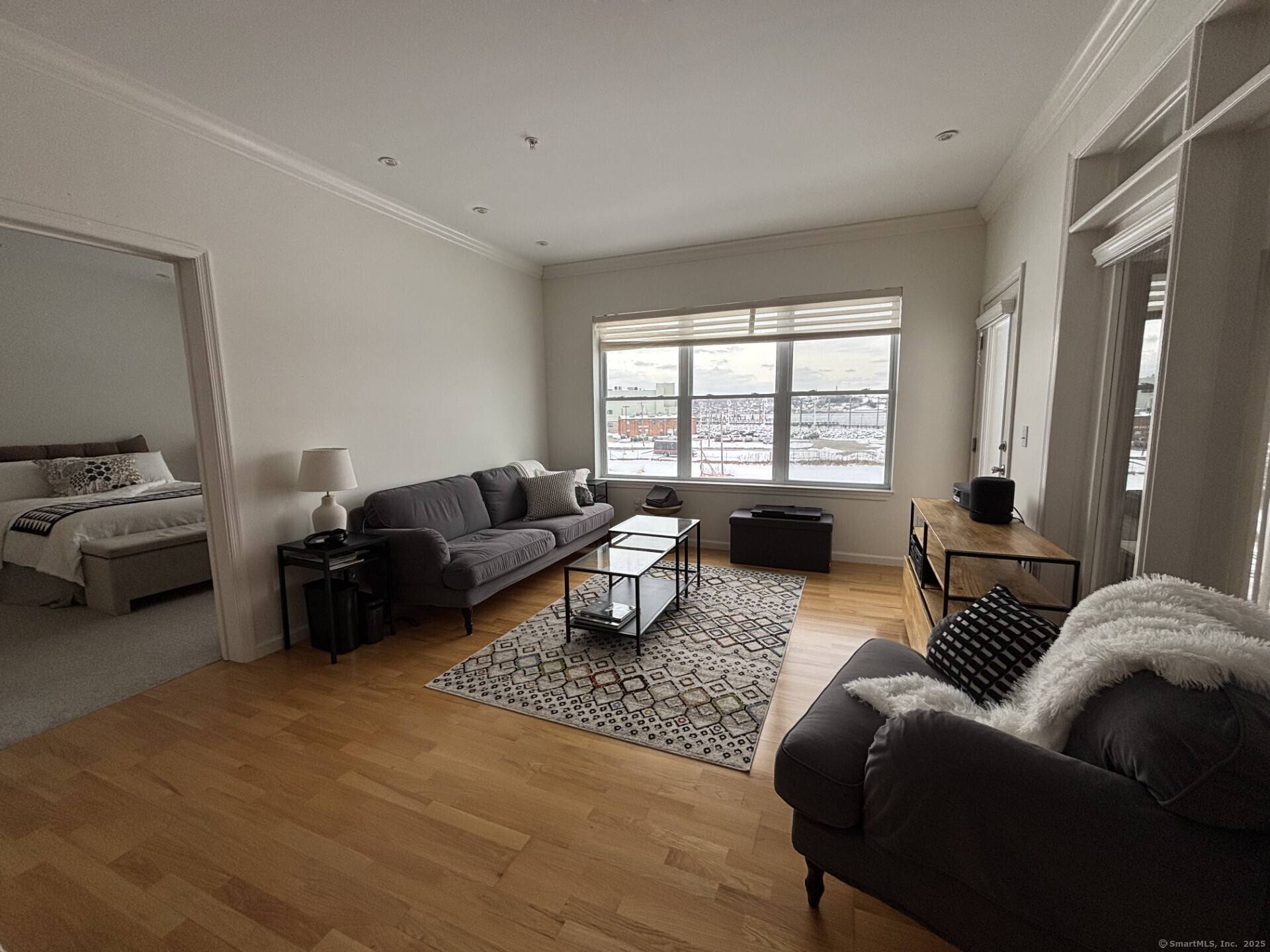 New London, CT 06320,400 Bank Street #APT 206