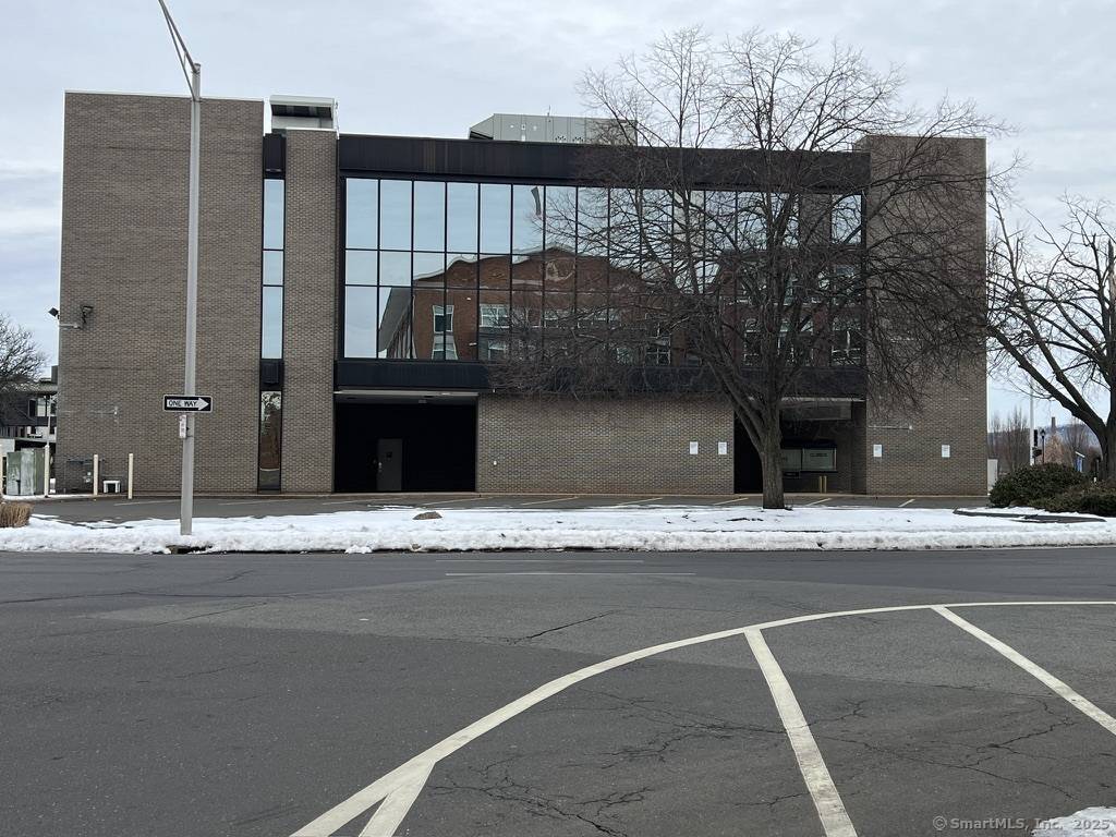 Meriden, CT 06450,43 East Main Street