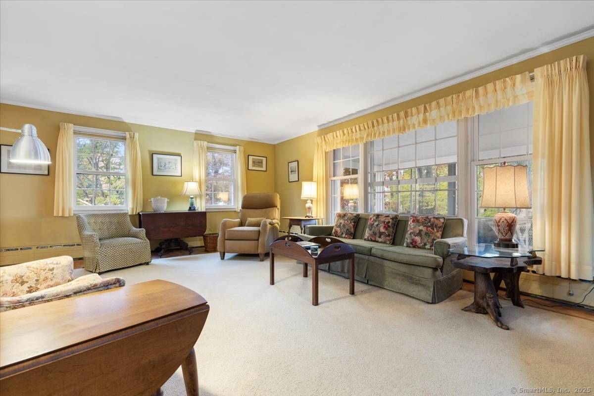 Branford, CT 06405,31 Pawson Road