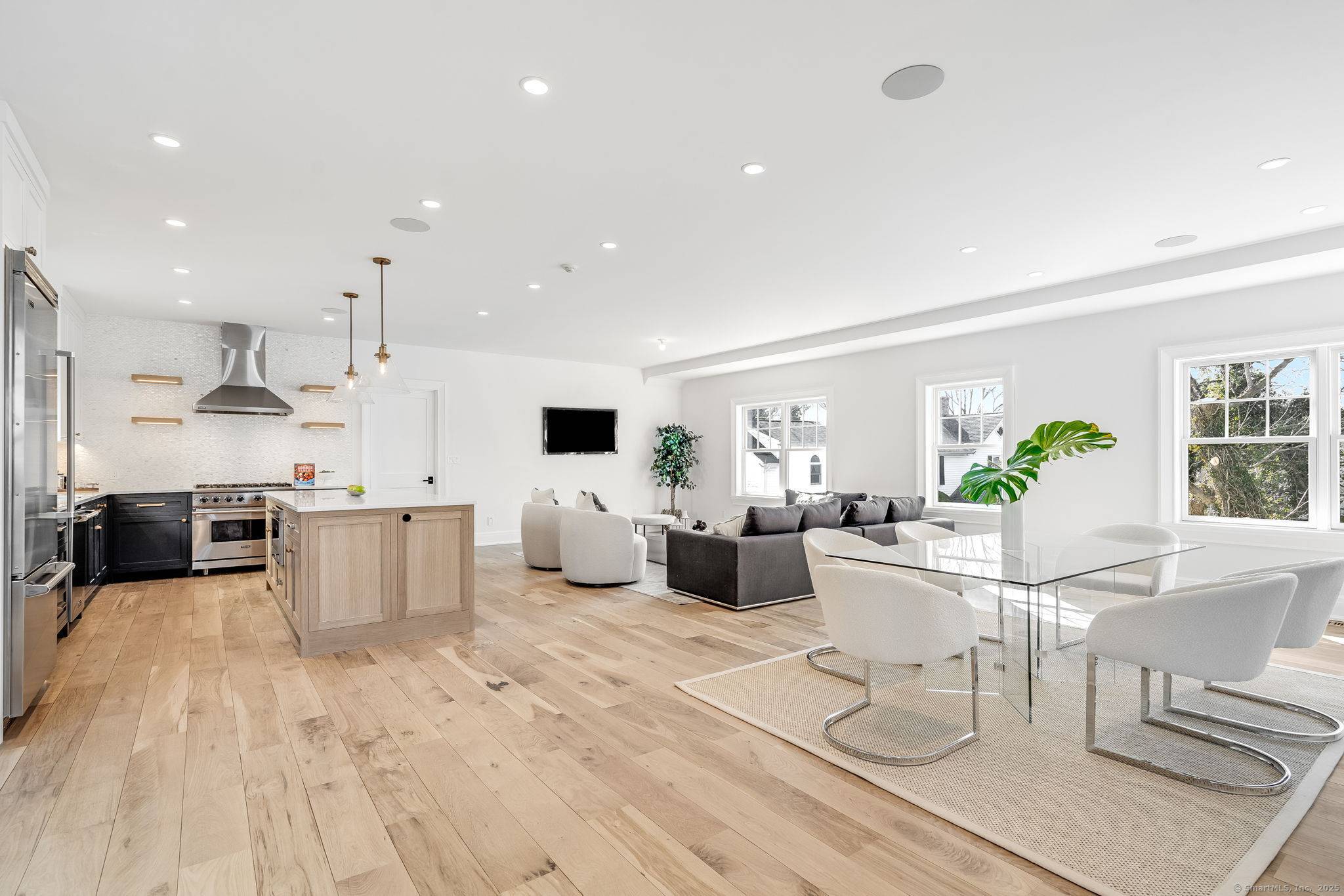 Greenwich, CT 06830,25 Henry Street #A
