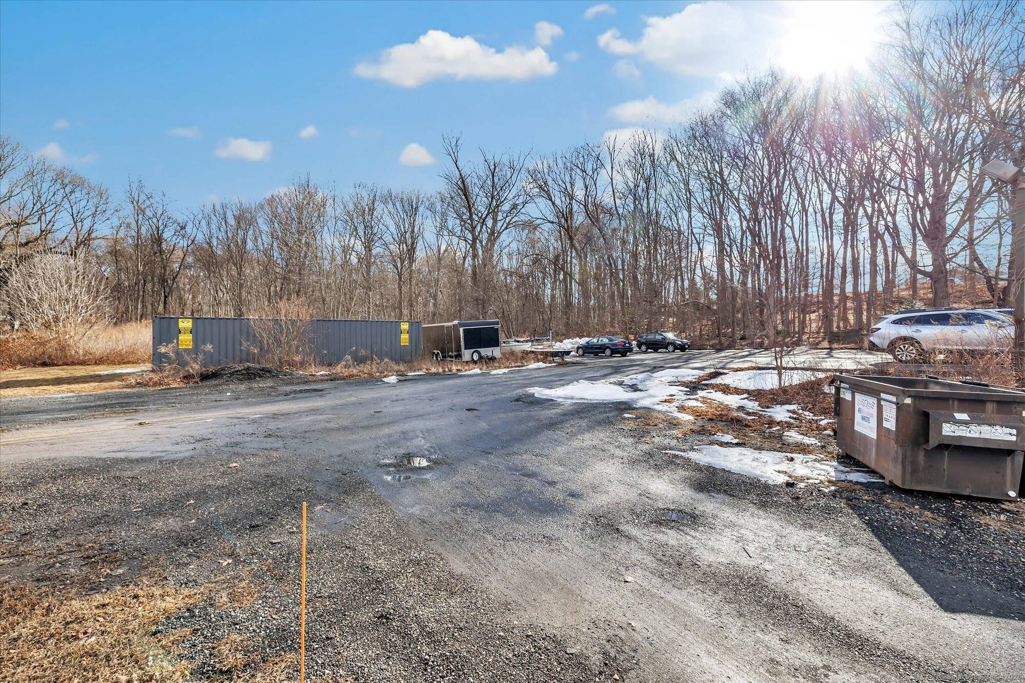Orange, CT 06477,657 Orange center Road