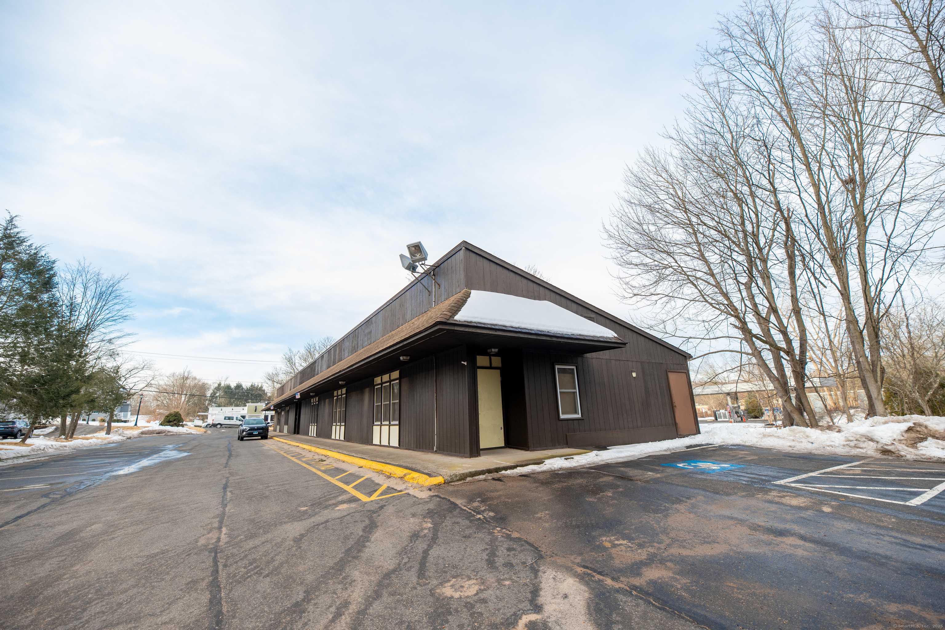 Cheshire, CT 06410,460 West Main Street