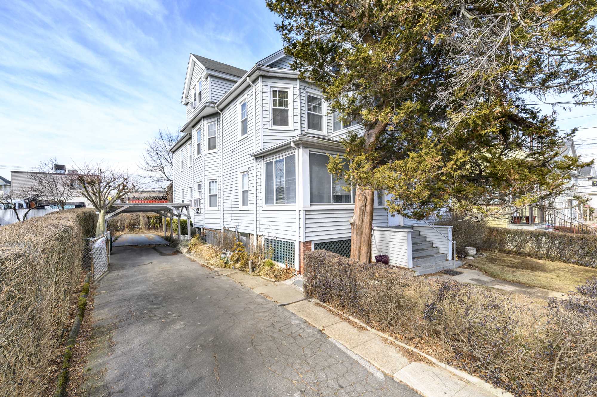 Stamford, CT 06902,267 Fairfield Avenue