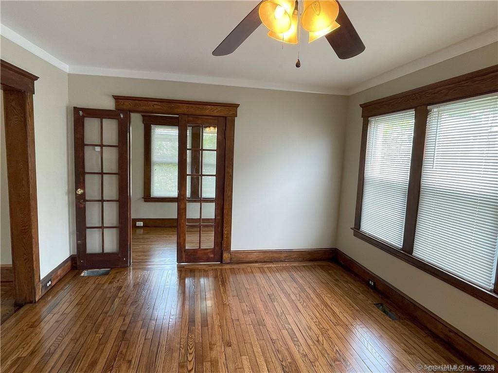 West Haven, CT 06516,38 Hine Street