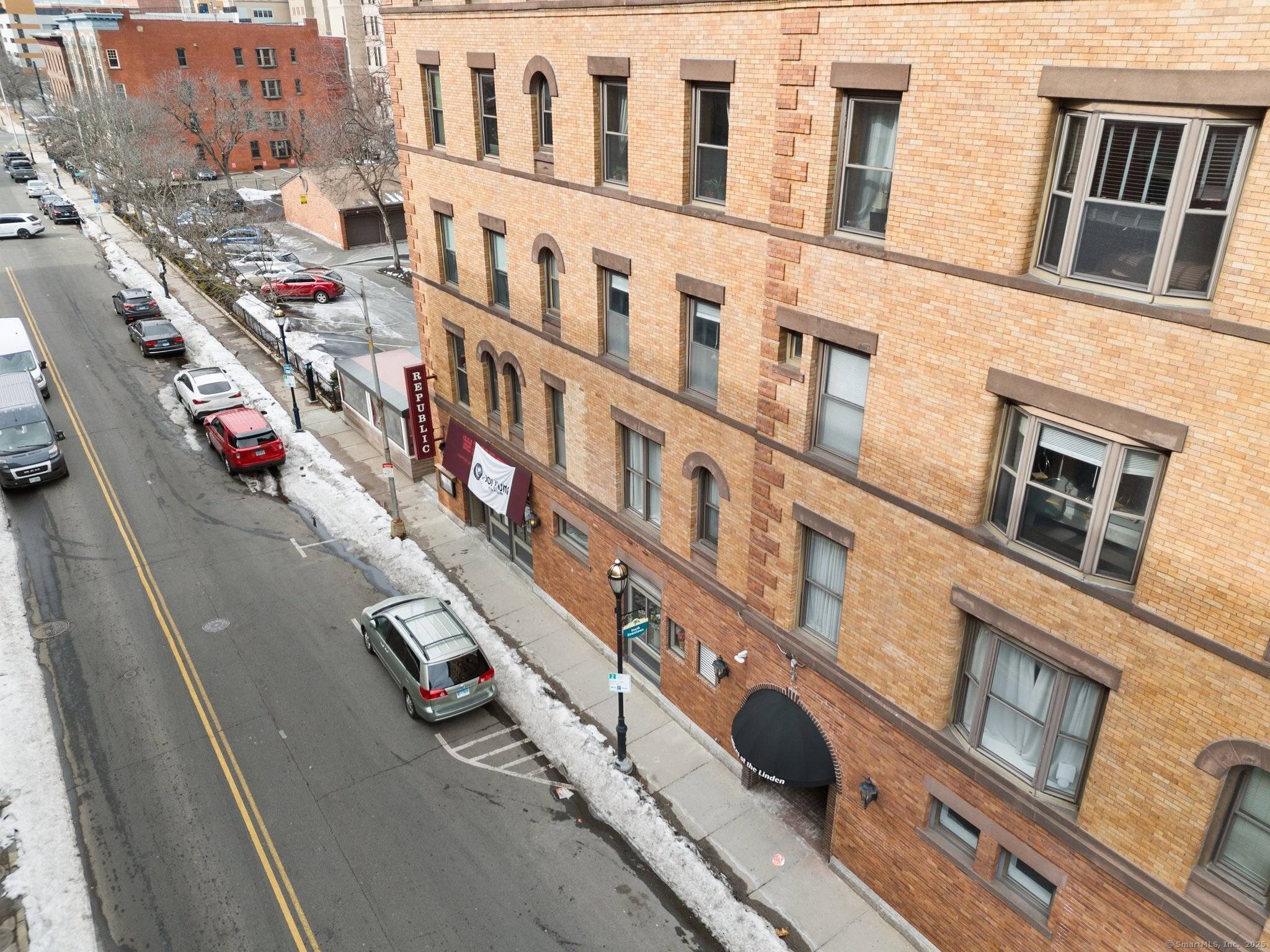 Hartford, CT 06106,407 Main Street #101B