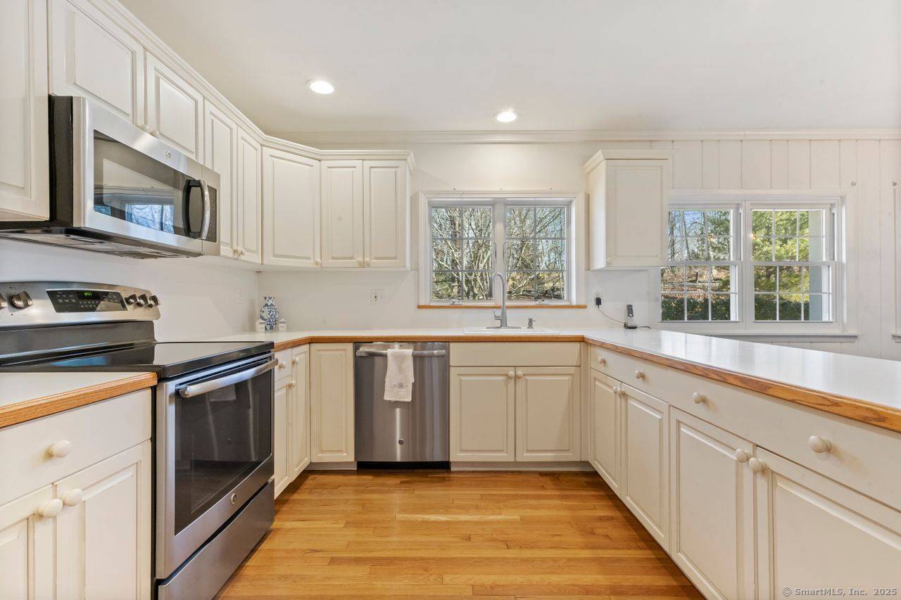 Ridgefield, CT 06877,23 Silver Hill Road