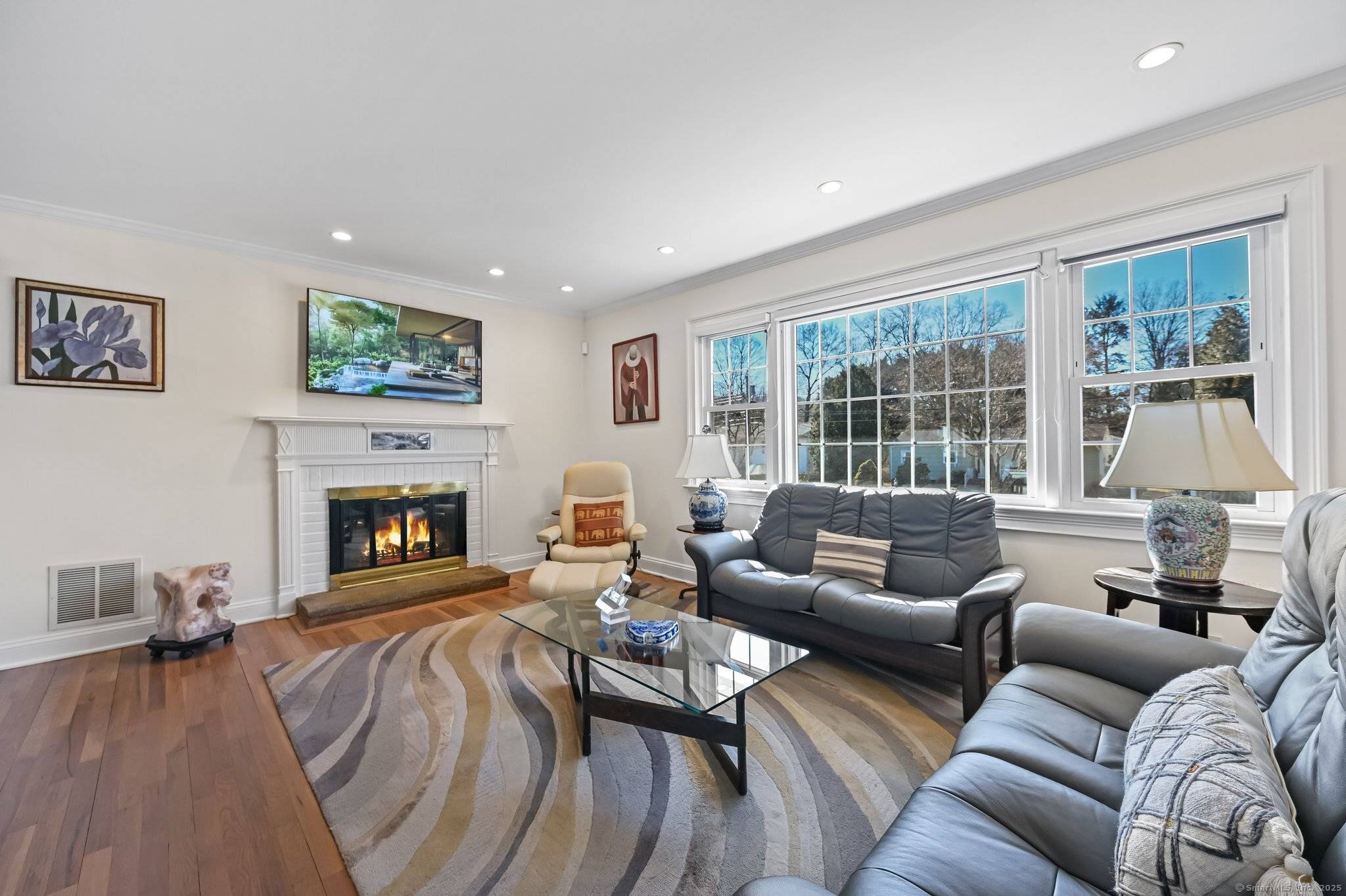 Stamford, CT 06903,16 Perna Lane