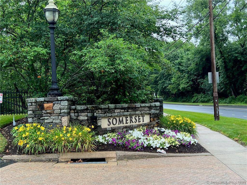 West Hartford, CT 06117,1 King Philip Drive #418