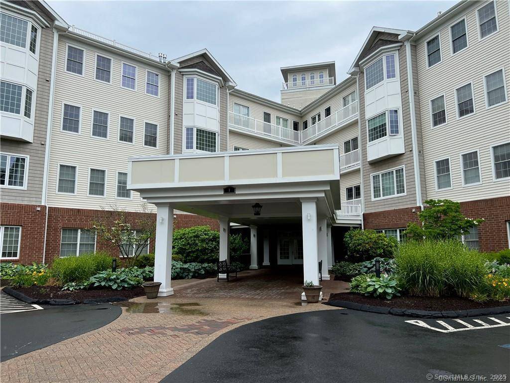 West Hartford, CT 06117,1 King Philip Drive #418