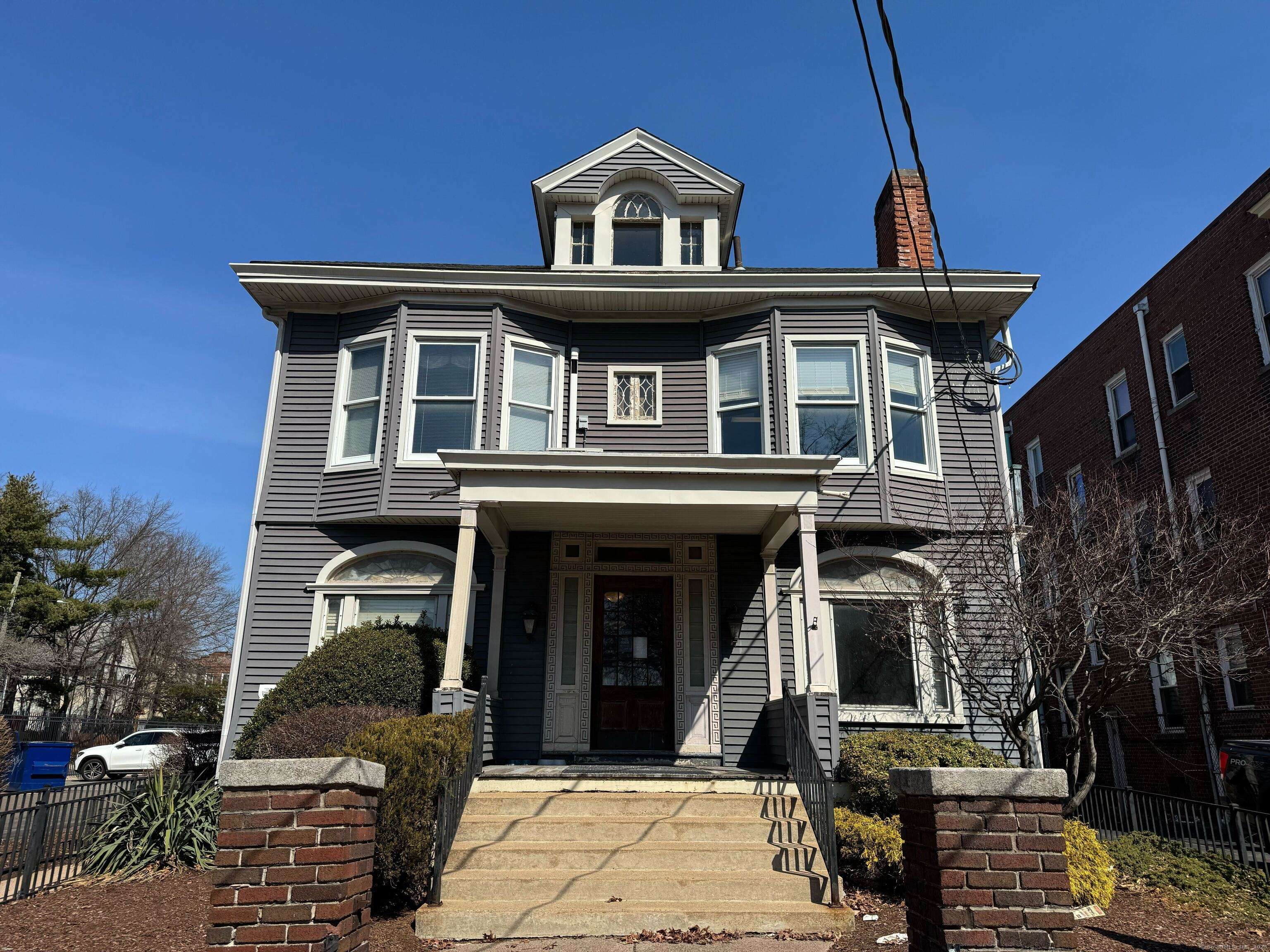 New Haven, CT 06511,1481 Chapel Street