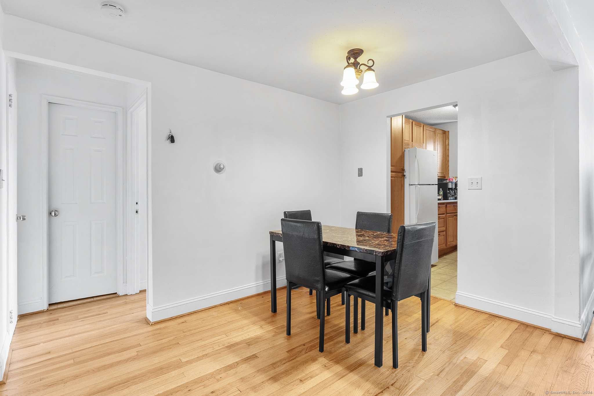 New London, CT 06320,70 Farmington Avenue #4U