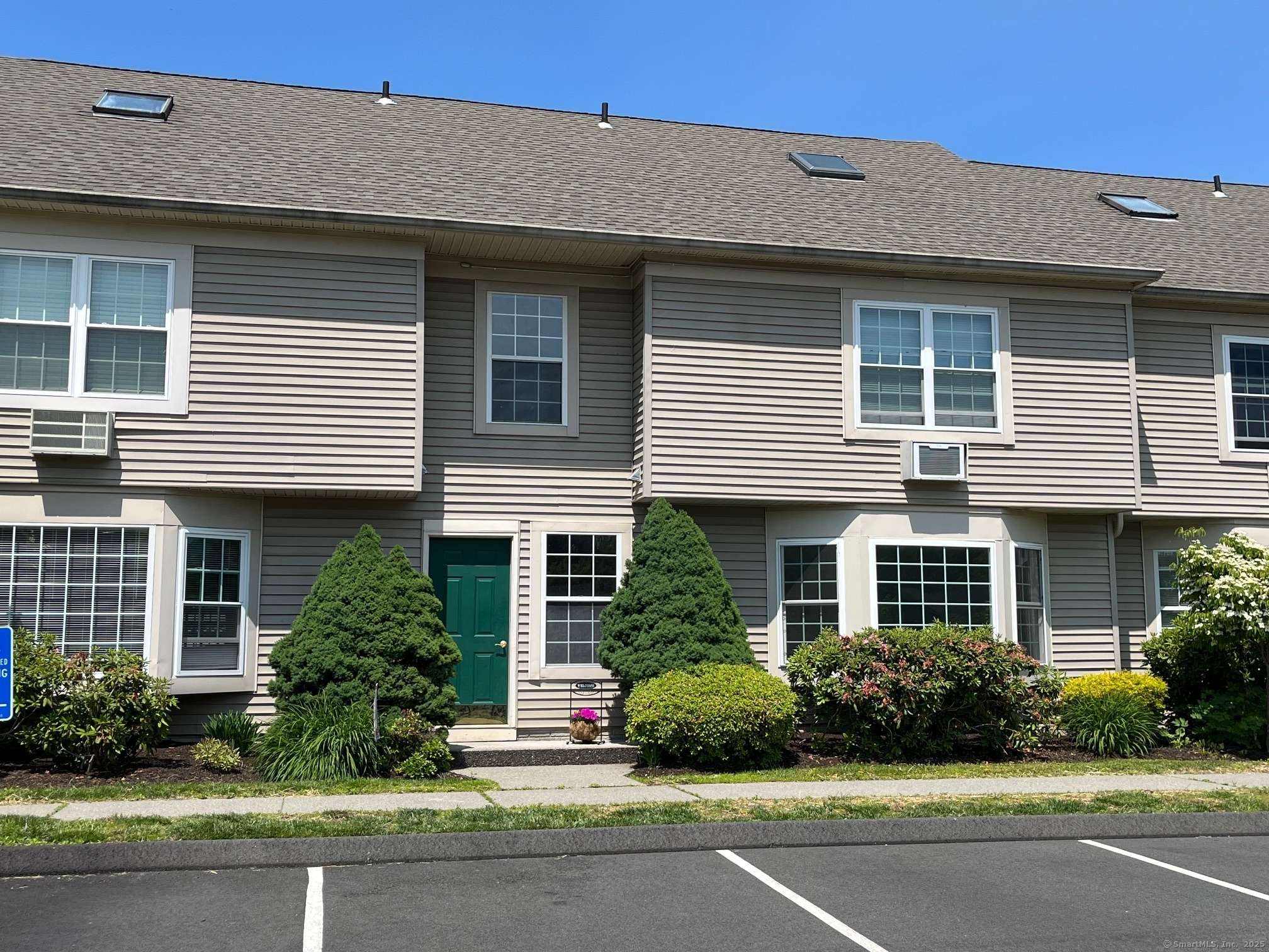 New Milford, CT 06776,68 Glen Ridge Court #68