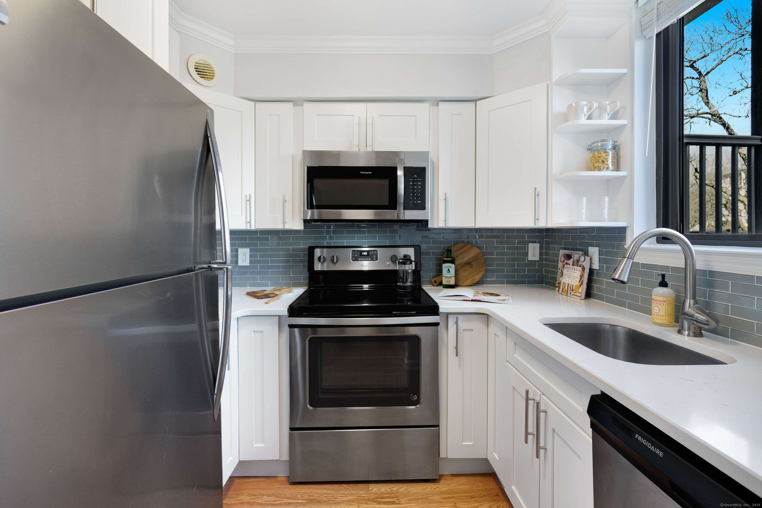 Norwalk, CT 06854,70 Rowayton Woods Drive #70