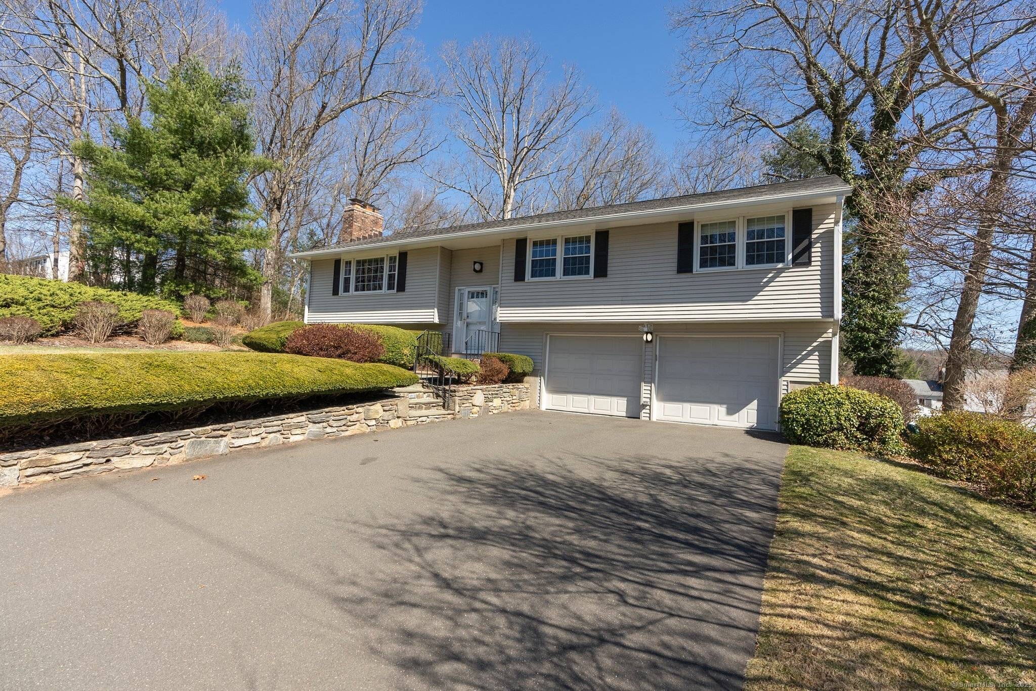 Manchester, CT 06042,27 Kennedy Road