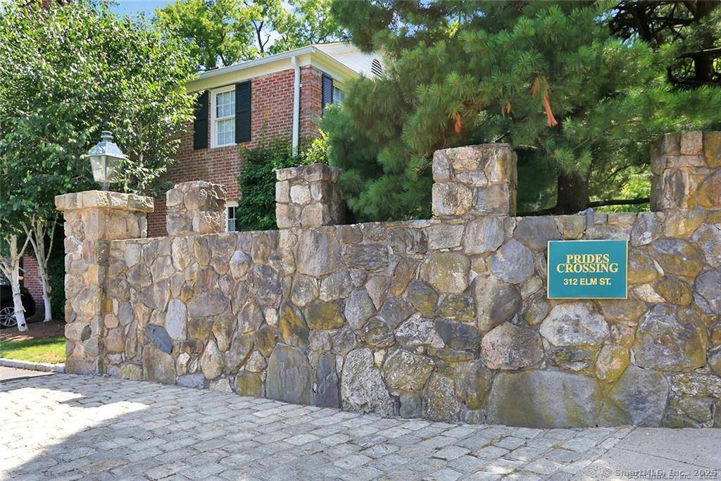 New Canaan, CT 06840,312 Elm Street #APT 23