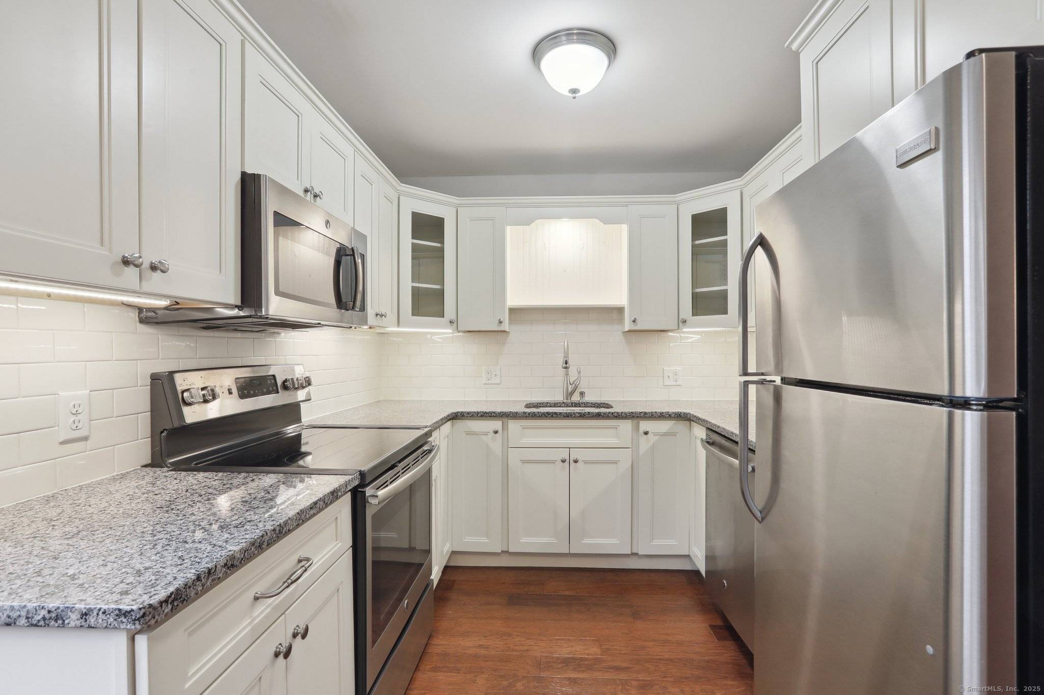 Southbury, CT 06488,1042 Heritage Village #A