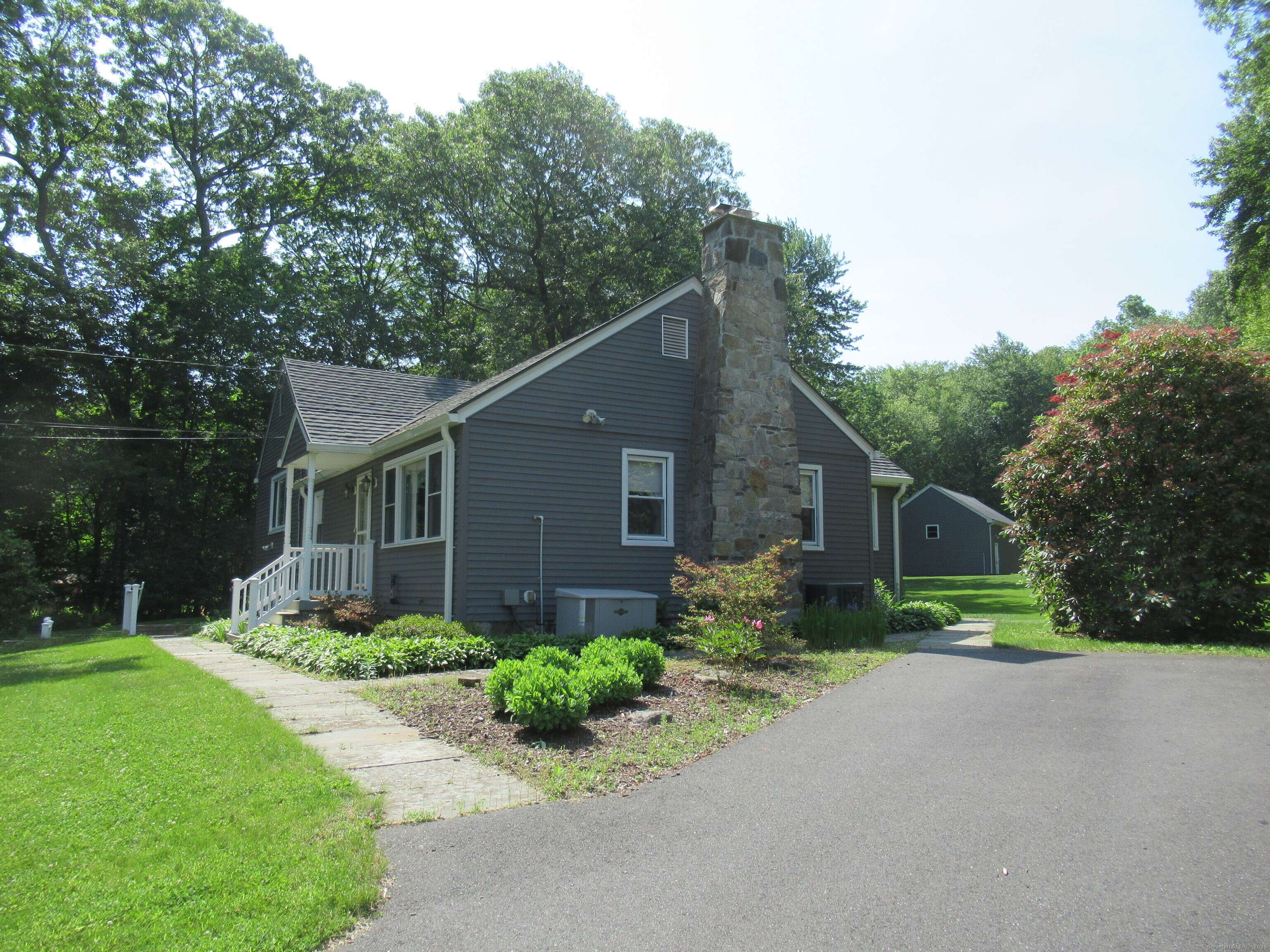 Bolton, CT 06043,37 Watrous Road