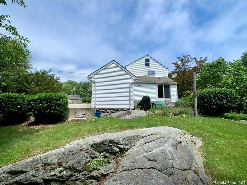 Stonington, CT 06379,284 South Broad Street