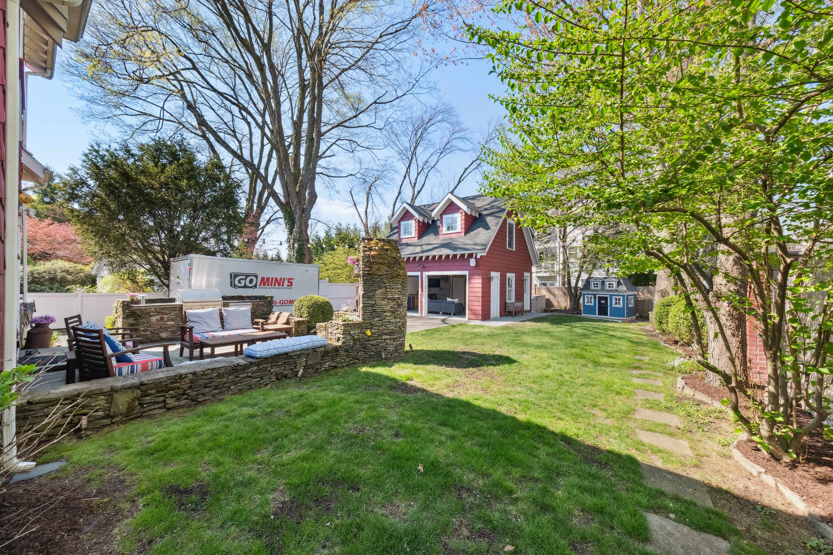 Fairfield, CT 06890,639 Center Street