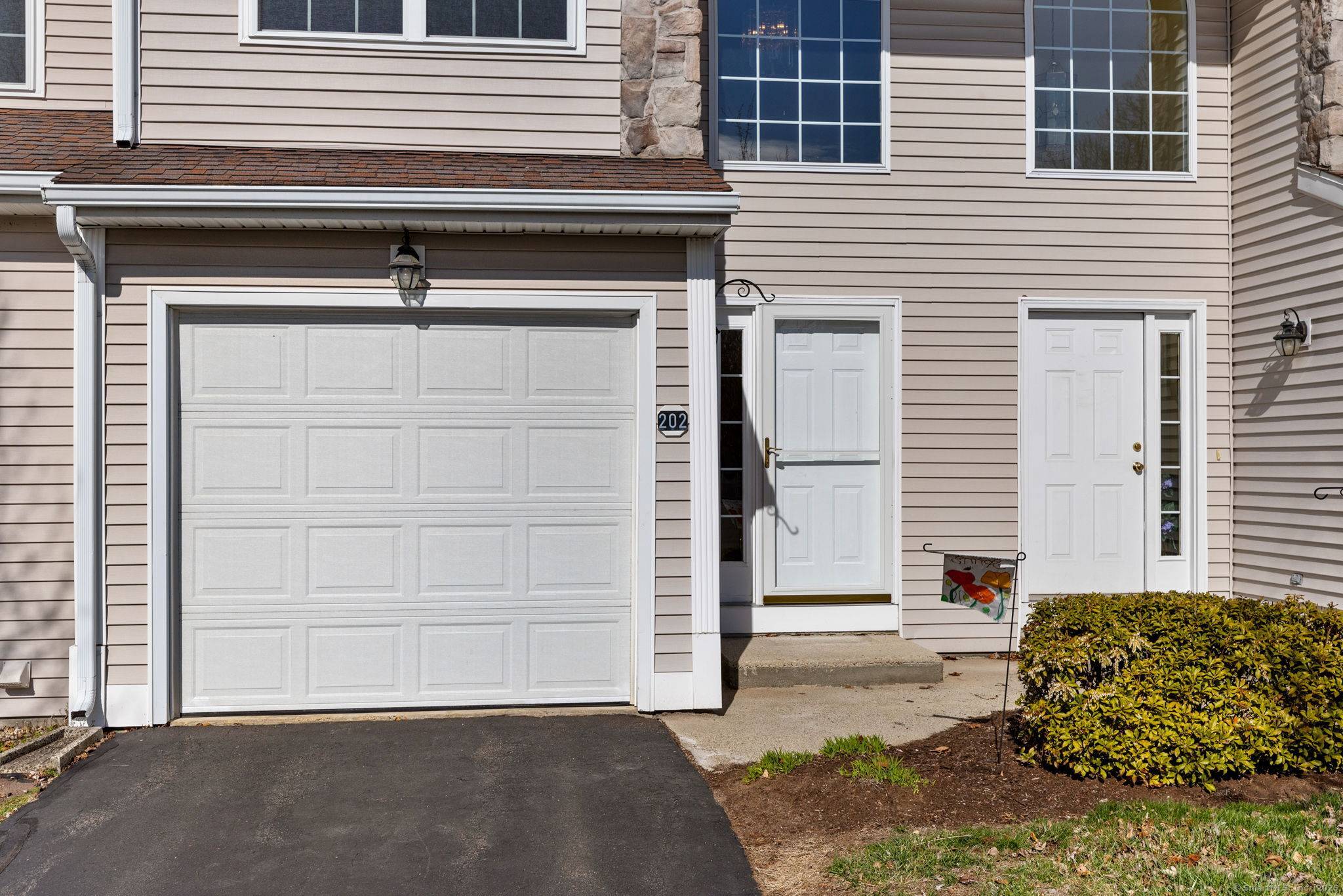 South Windsor, CT 06074,202 Garden Circle #202