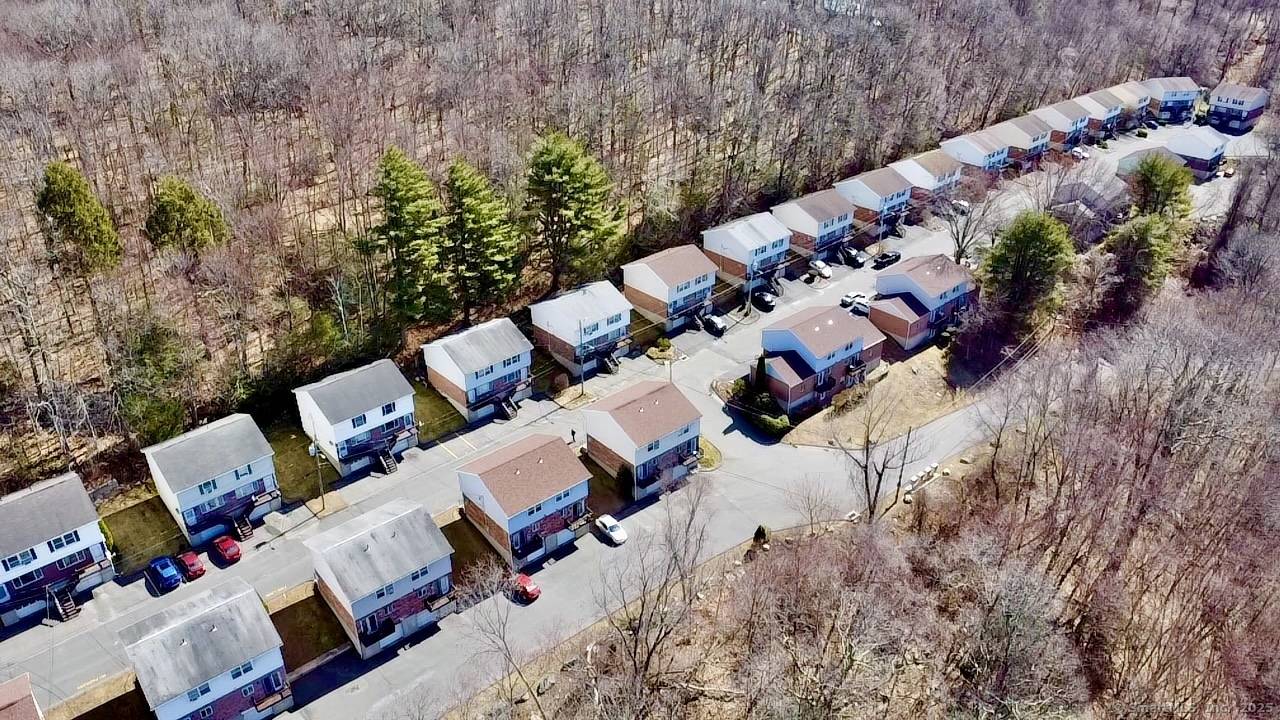 Waterbury, CT 06704,200 Yale Street #15B