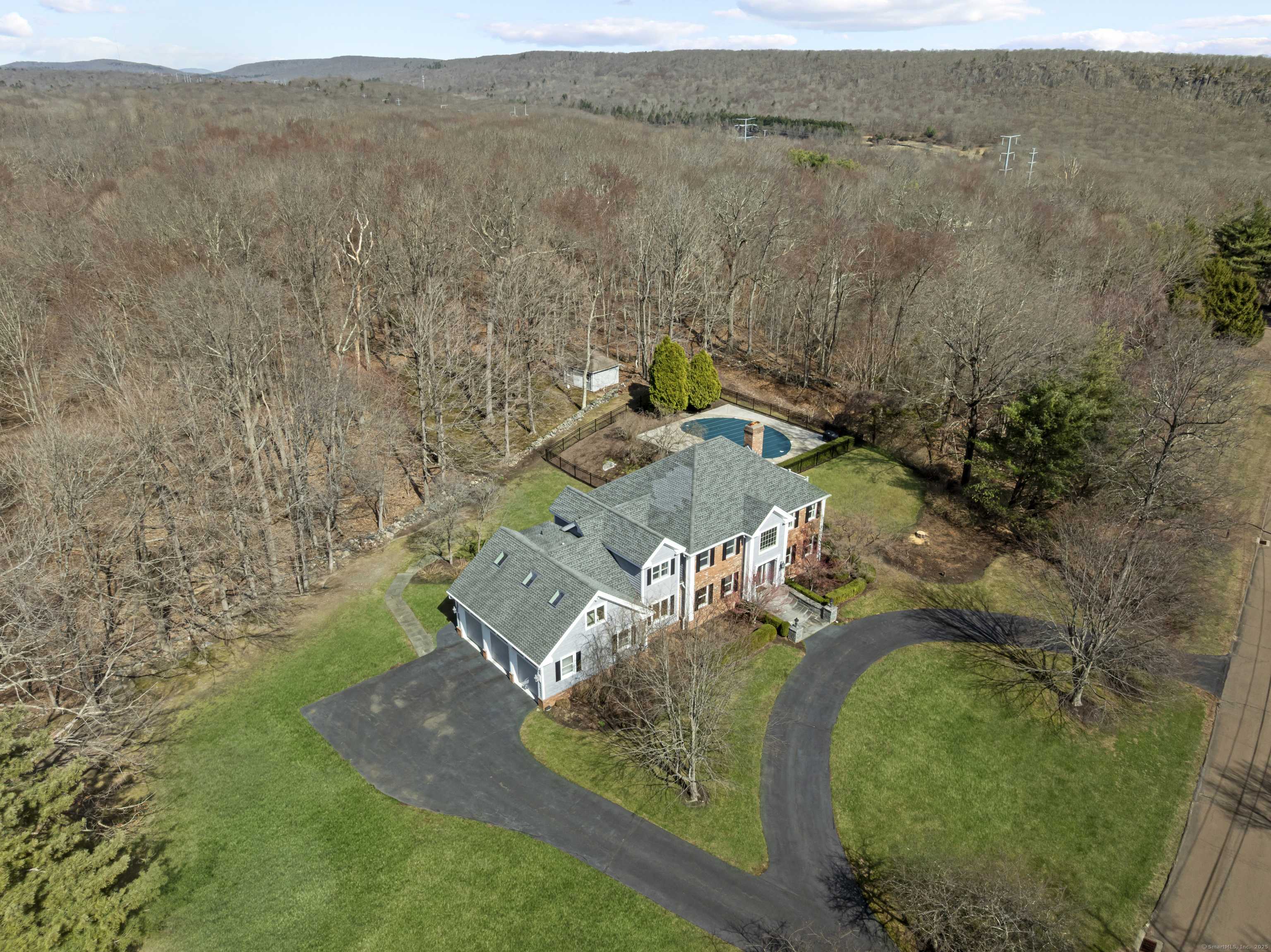 Woodbridge, CT 06525,5 Olde Country Road