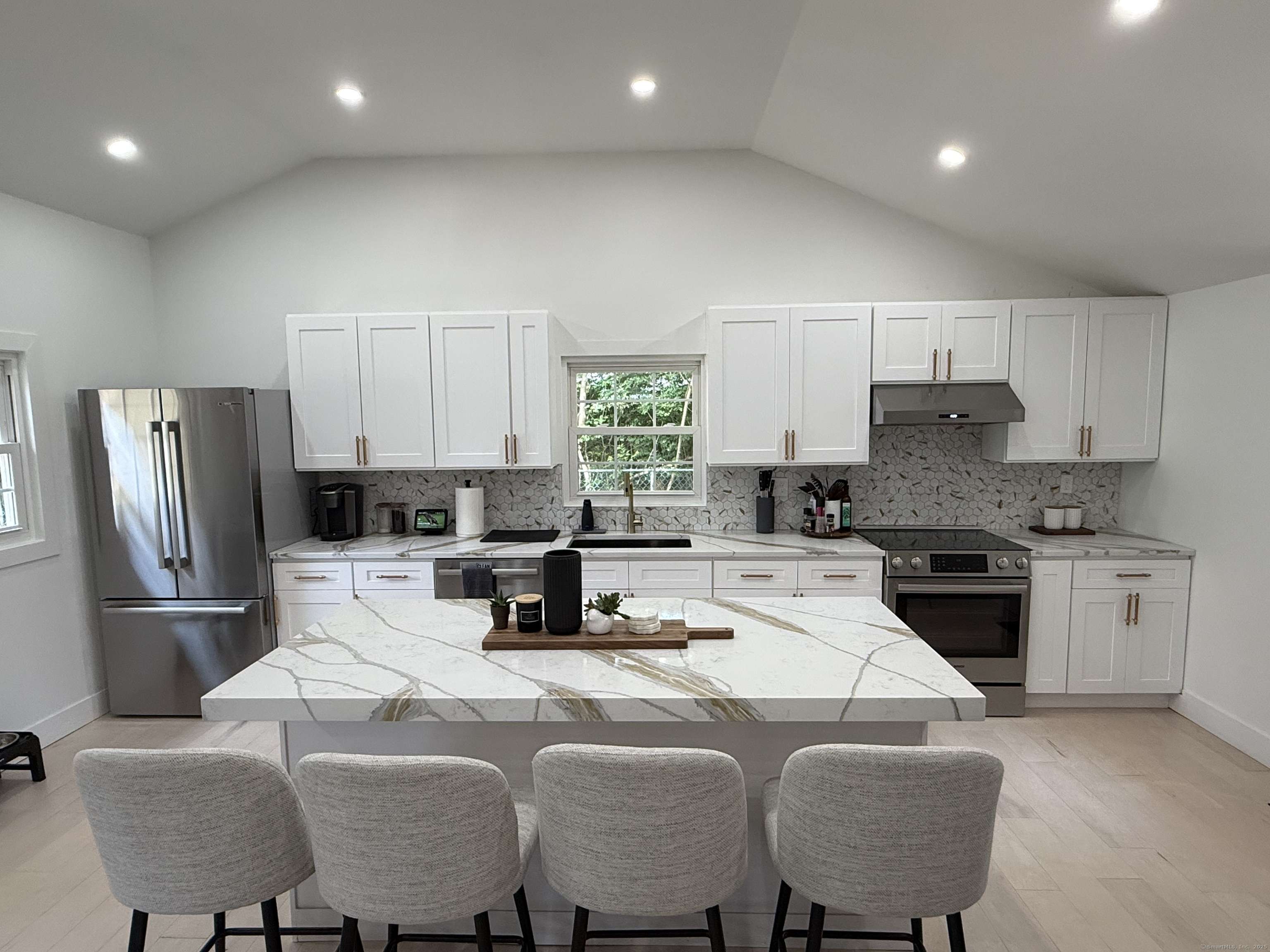 North Branford, CT 06471,8 Hubbard Road