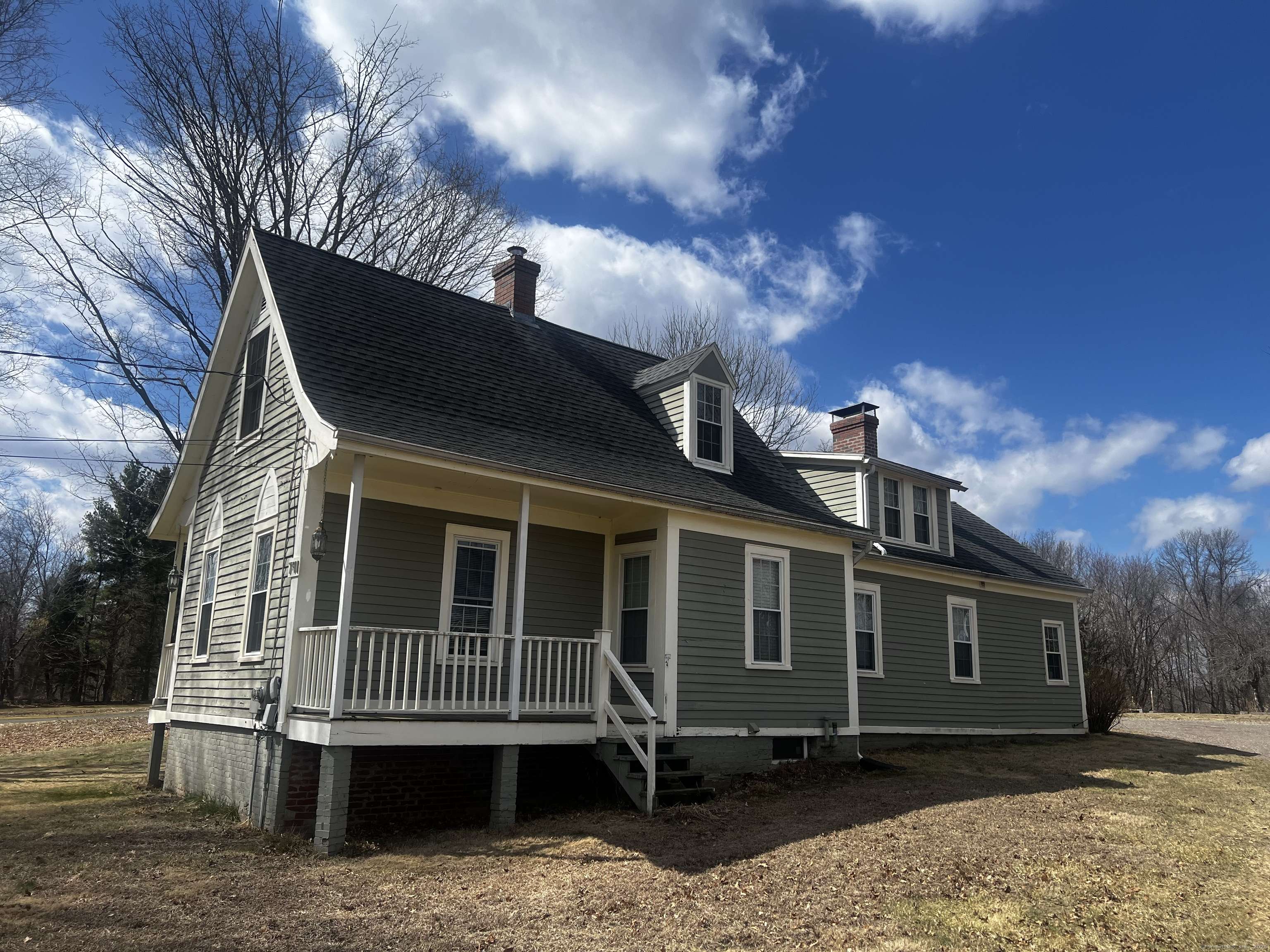 Suffield, CT 06078,741 Mapleton Avenue