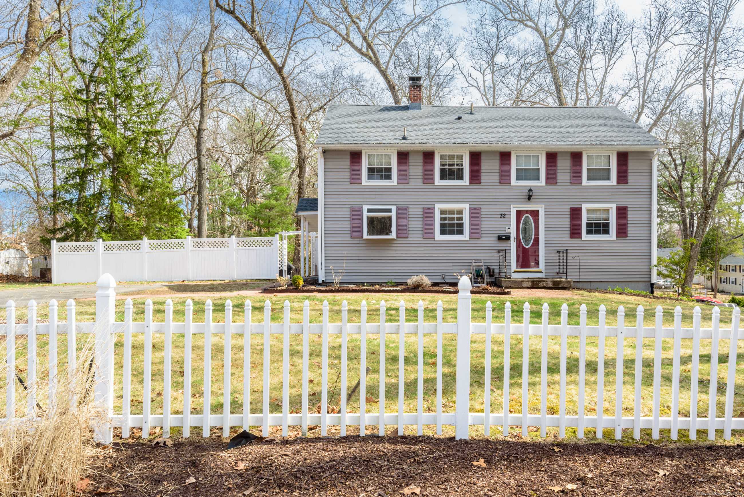 Bloomfield, CT 06002,32 Walker Lane
